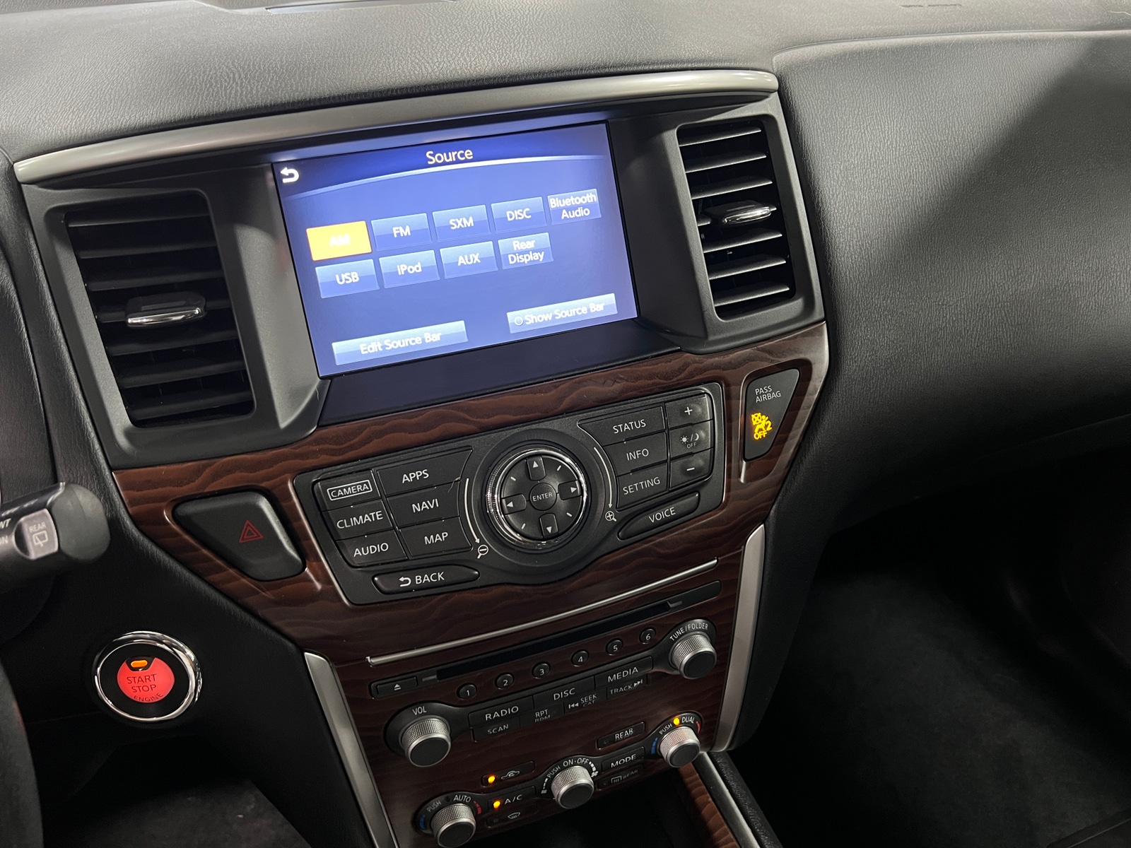 Thumbnail: 2017 Nissan Pathfinder - 3