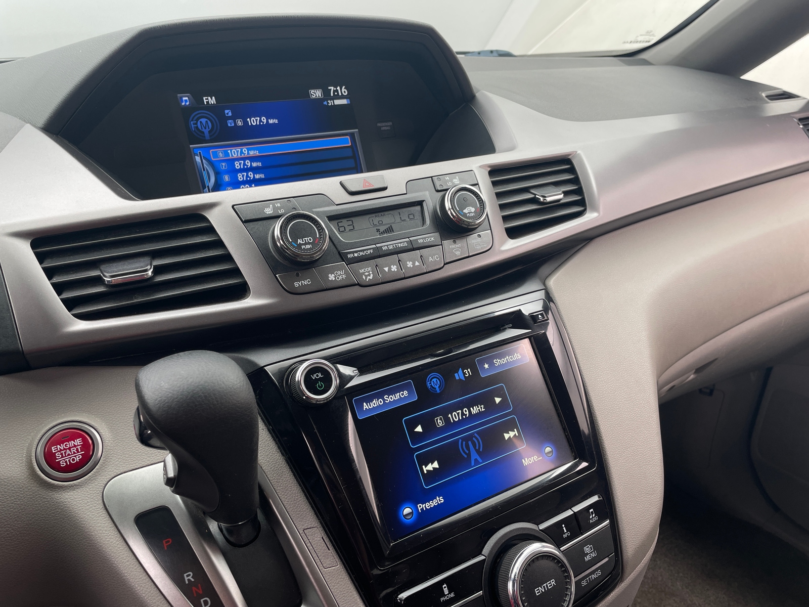 Thumbnail: 2015 Honda Odyssey - 3