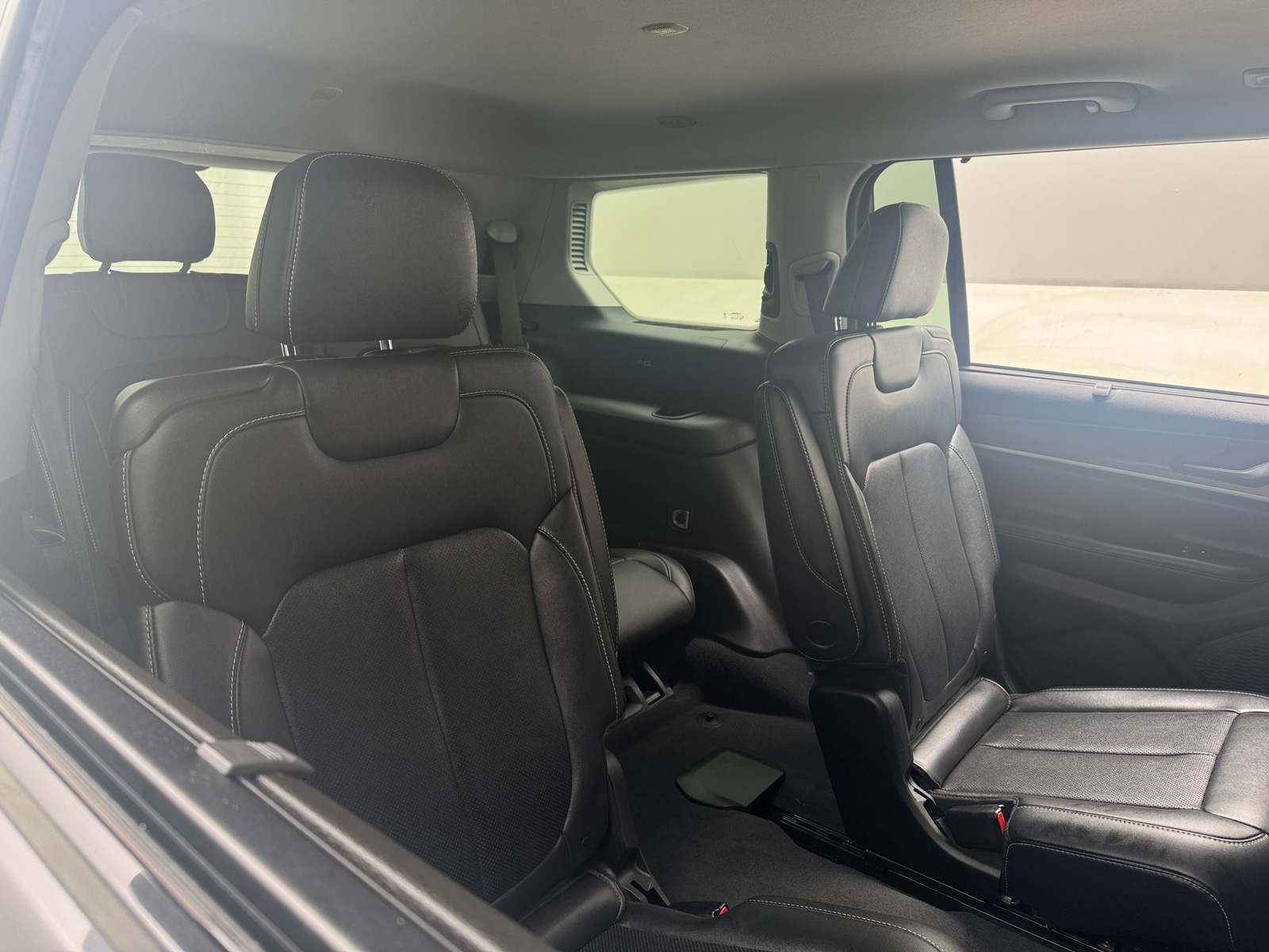 Thumbnail: 2023 Jeep Grand Cherokee L - 5