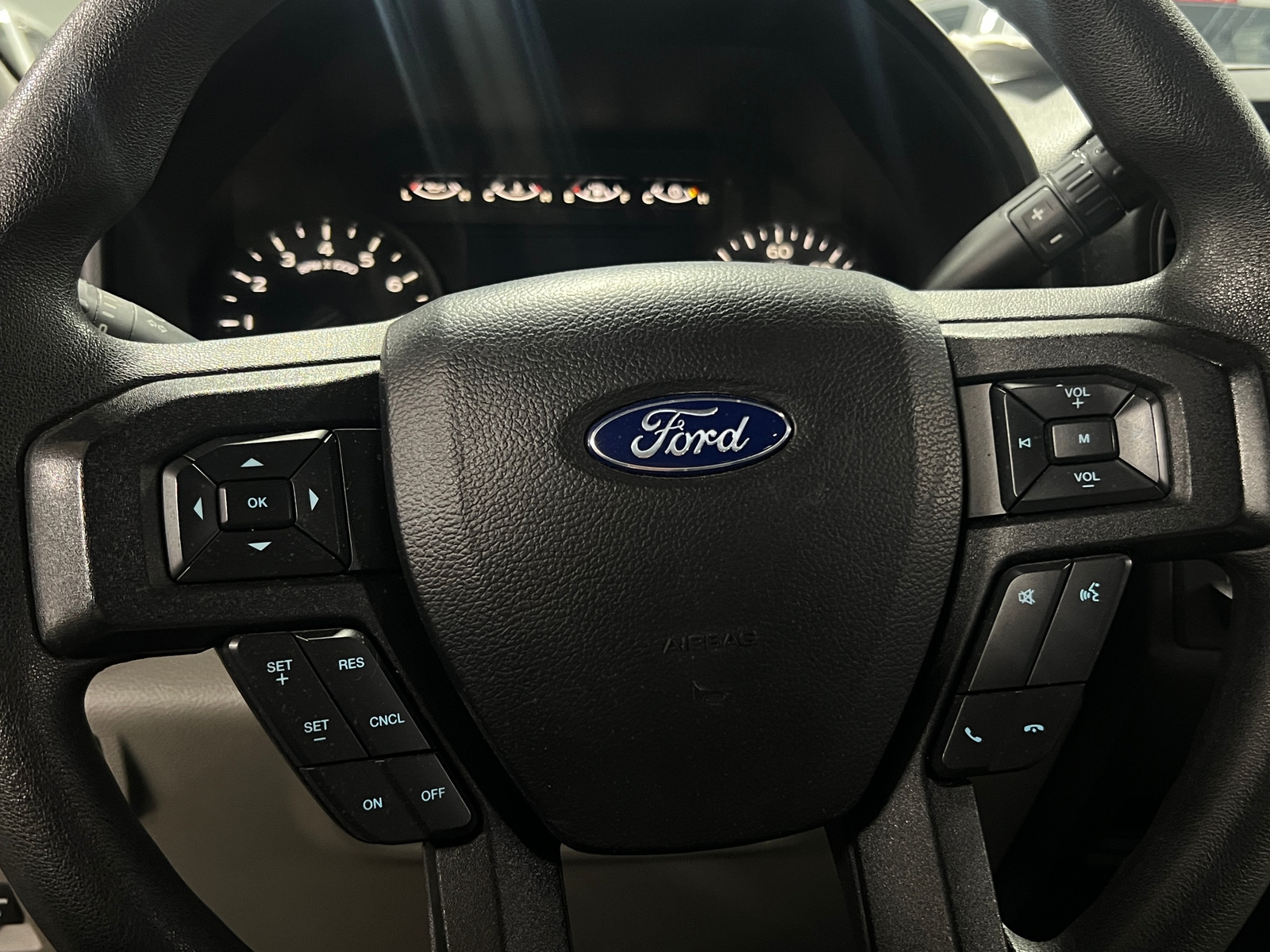 Thumbnail: 2019 Ford Econoline - 5