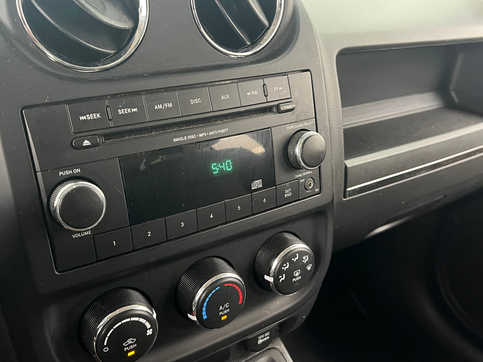 Thumbnail: 2015 Jeep Patriot - 4
