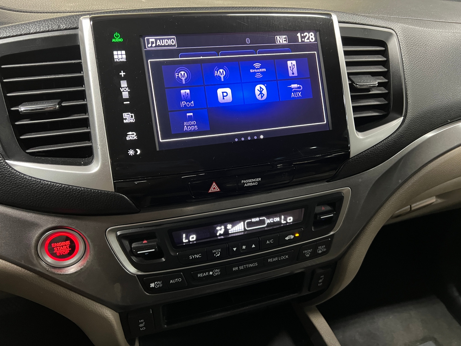Thumbnail: 2016 Honda Pilot - 3