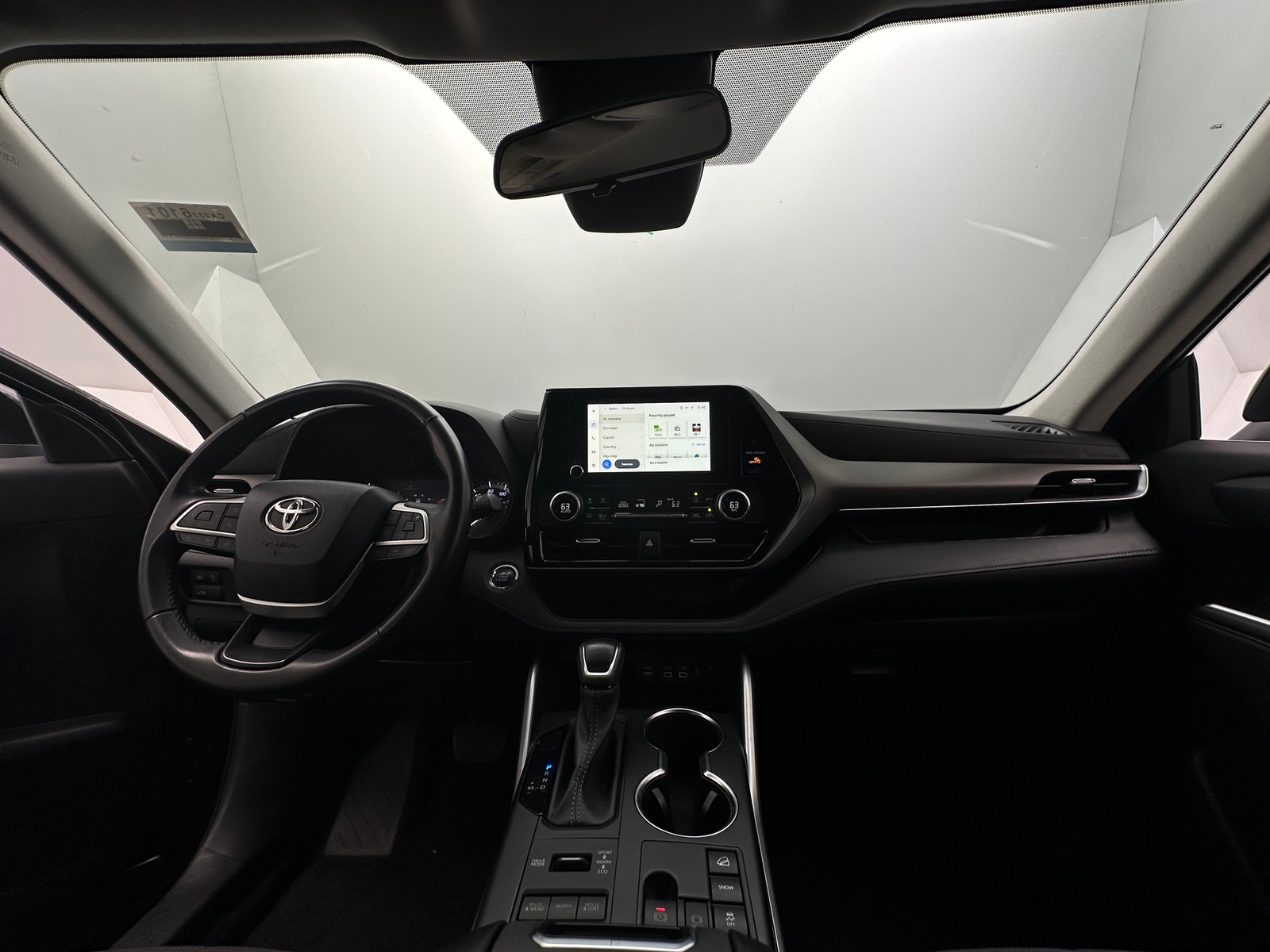 Thumbnail: 2023 Toyota Highlander - 3