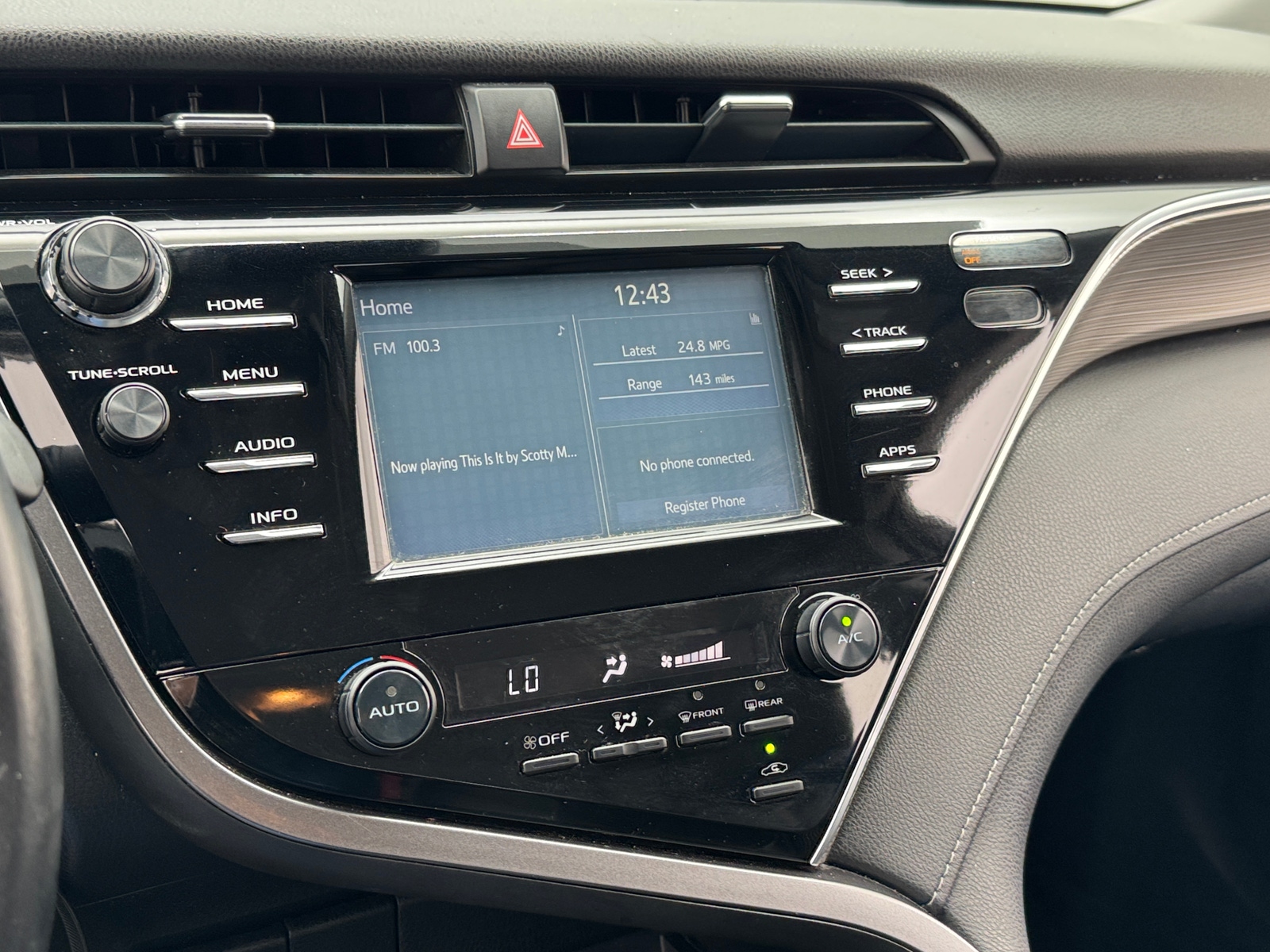 Thumbnail: 2018 Toyota Camry - 4
