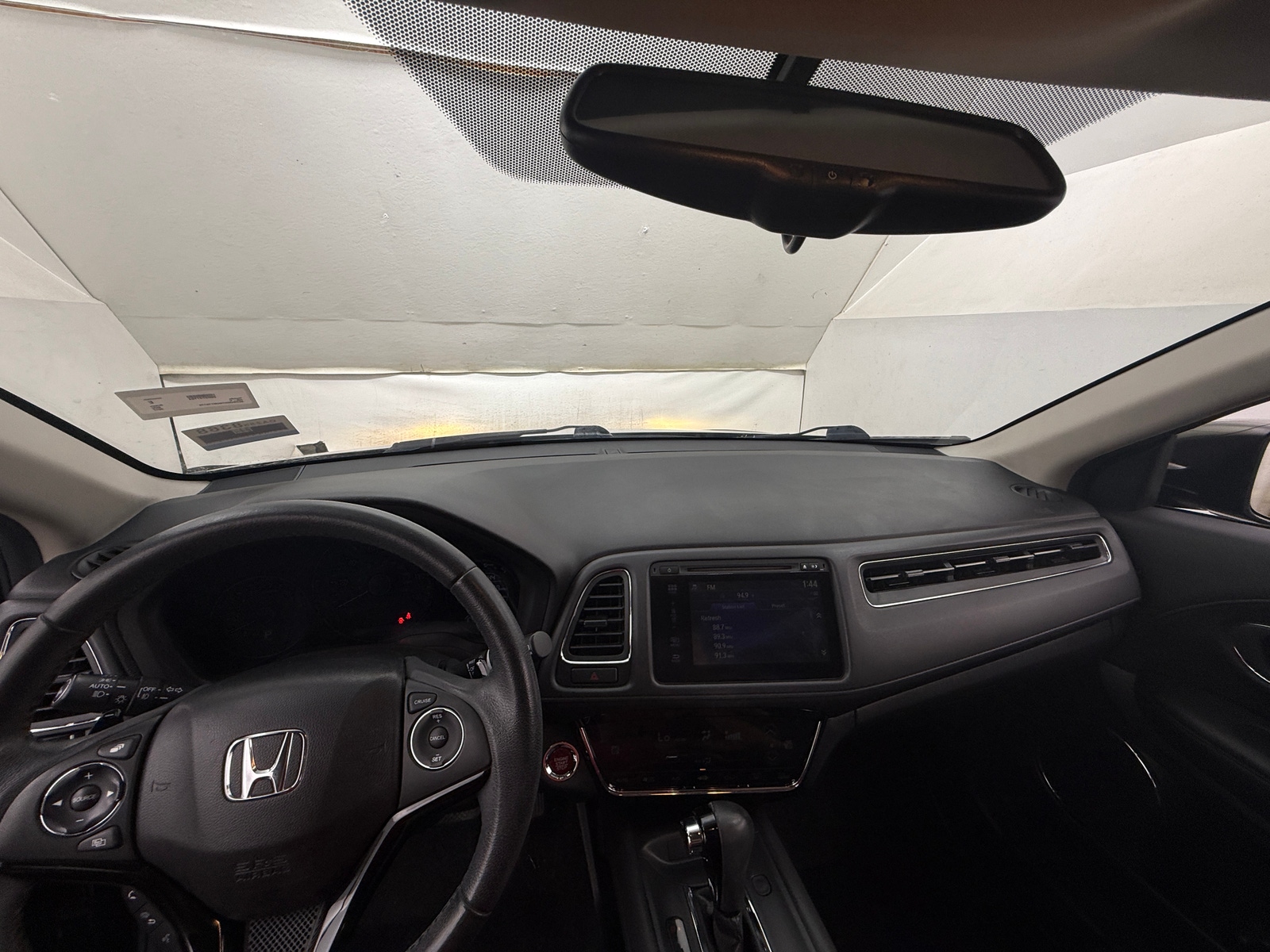 Thumbnail: 2017 Honda HR-V - 2