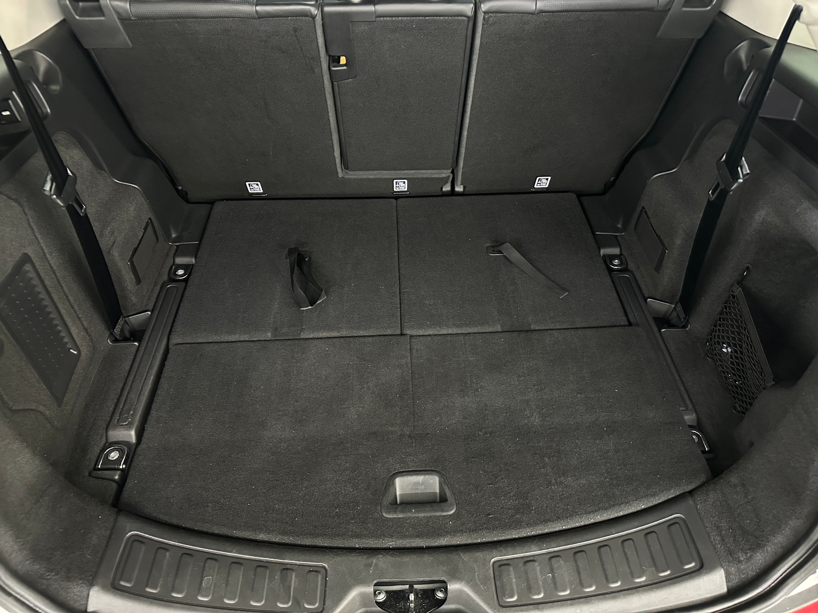Thumbnail: 2020 Land Rover Discovery Sport - 6