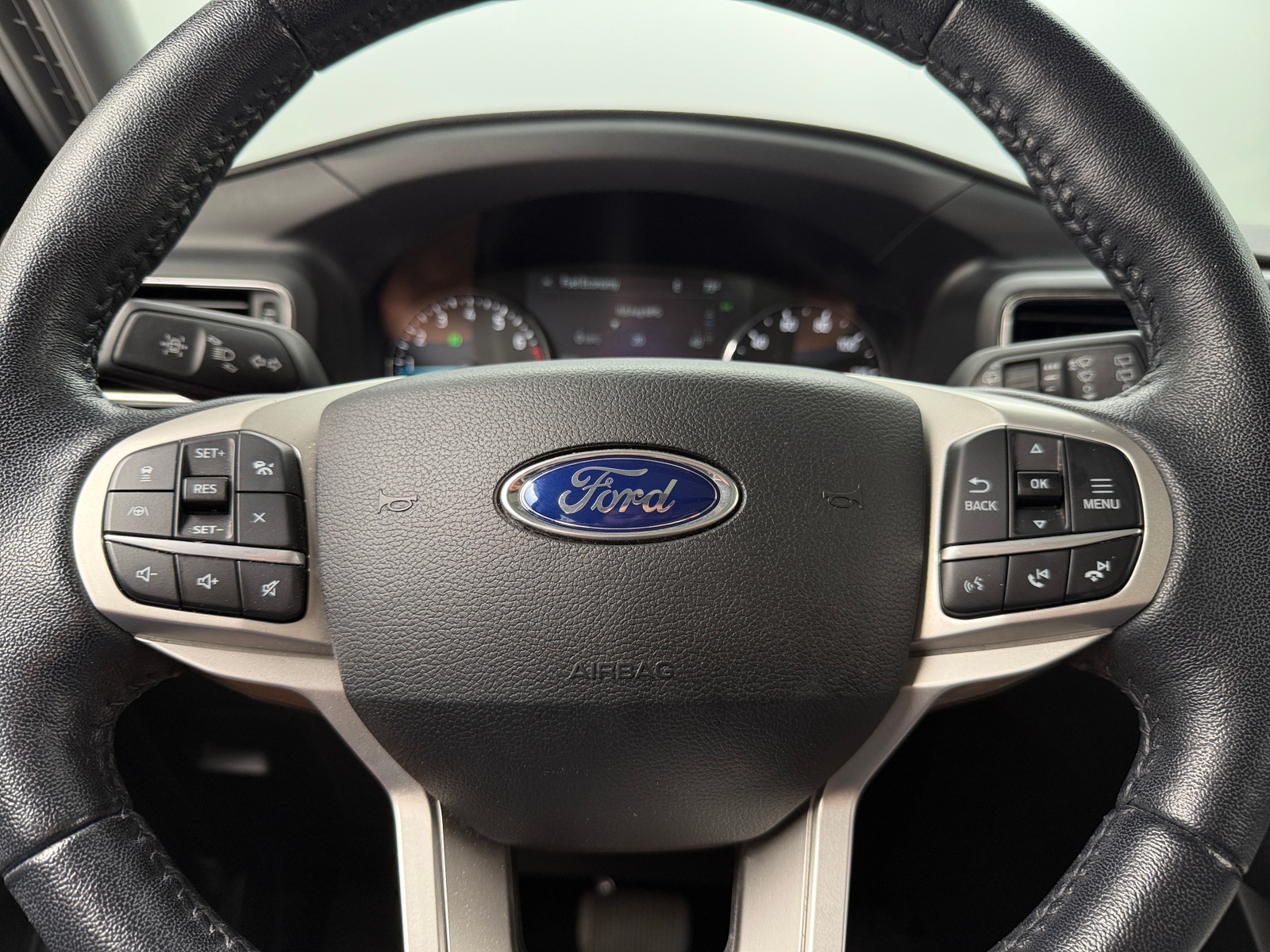 Thumbnail: 2021 Ford Explorer - 5