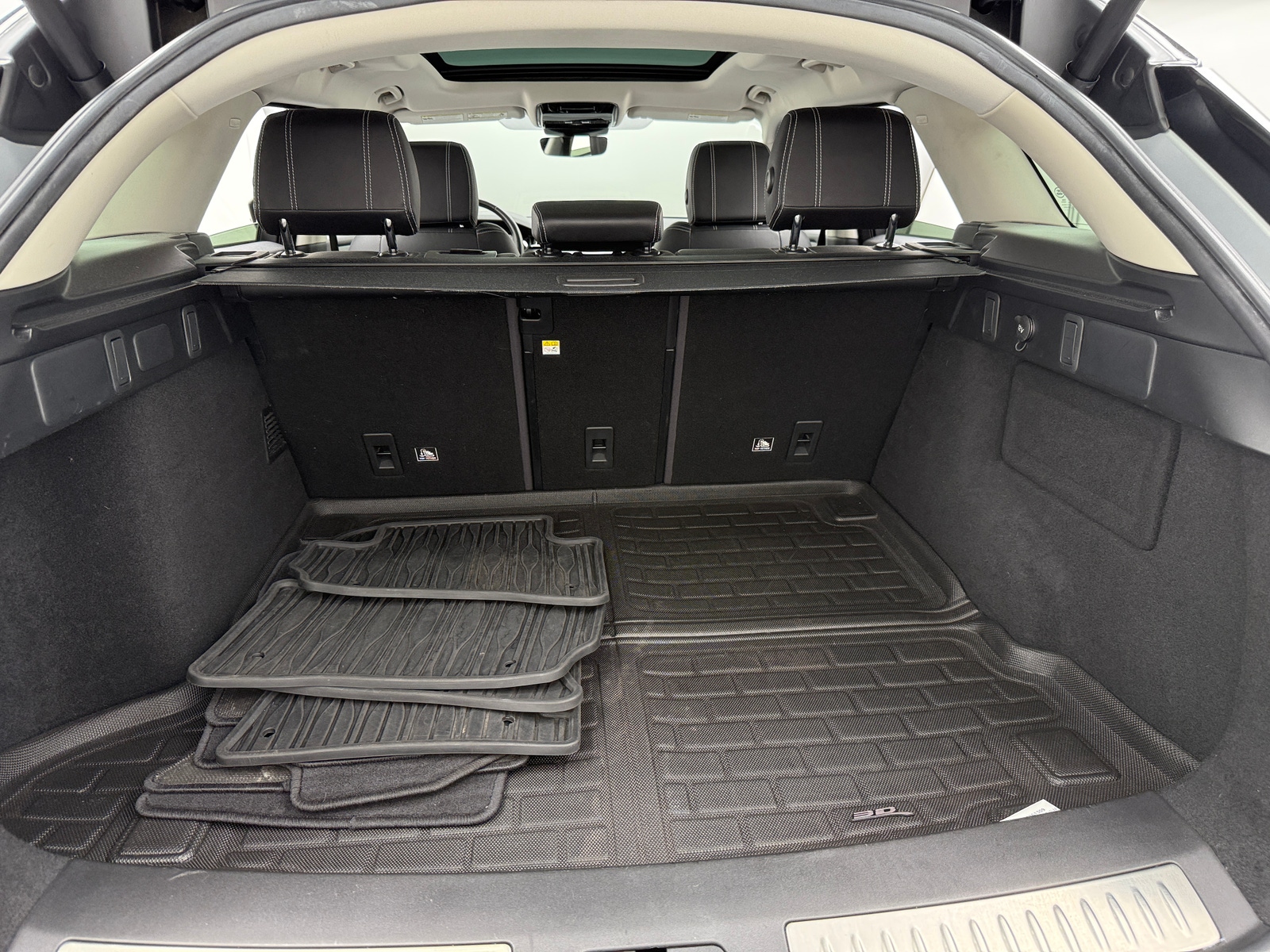 Thumbnail: 2018 Land Rover Range Rover Velar - 6