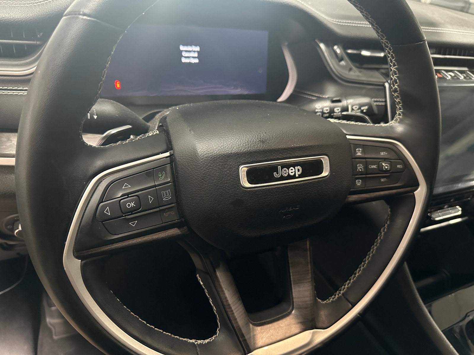 Thumbnail: 2022 Jeep Grand Cherokee L - 4