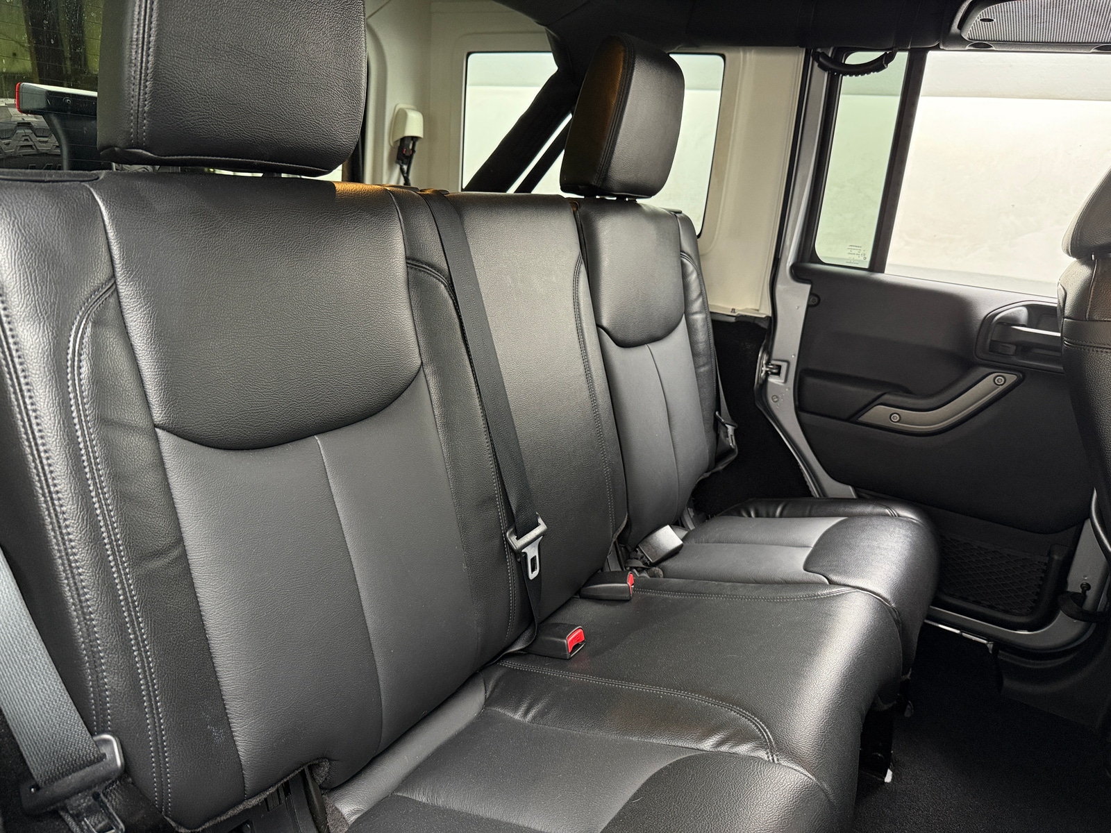 Thumbnail: 2015 Jeep Wrangler - 6