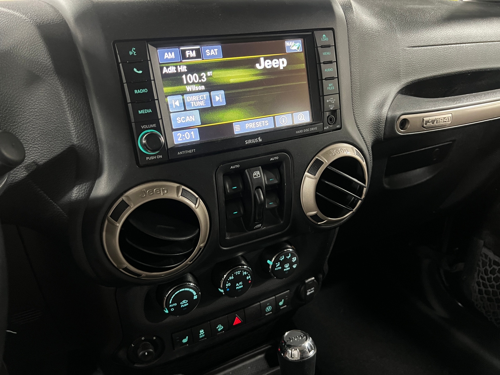 Thumbnail: 2016 Jeep Wrangler - 3