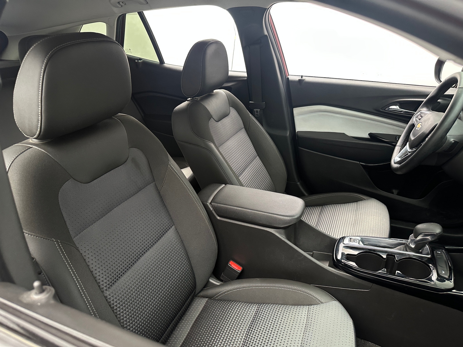 Thumbnail: 2025 Chevrolet Trax - 2
