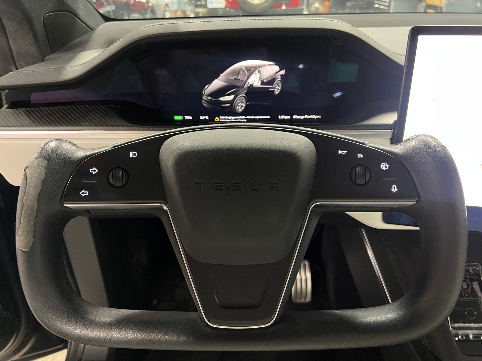 Thumbnail: 2022 Tesla Model X - 4