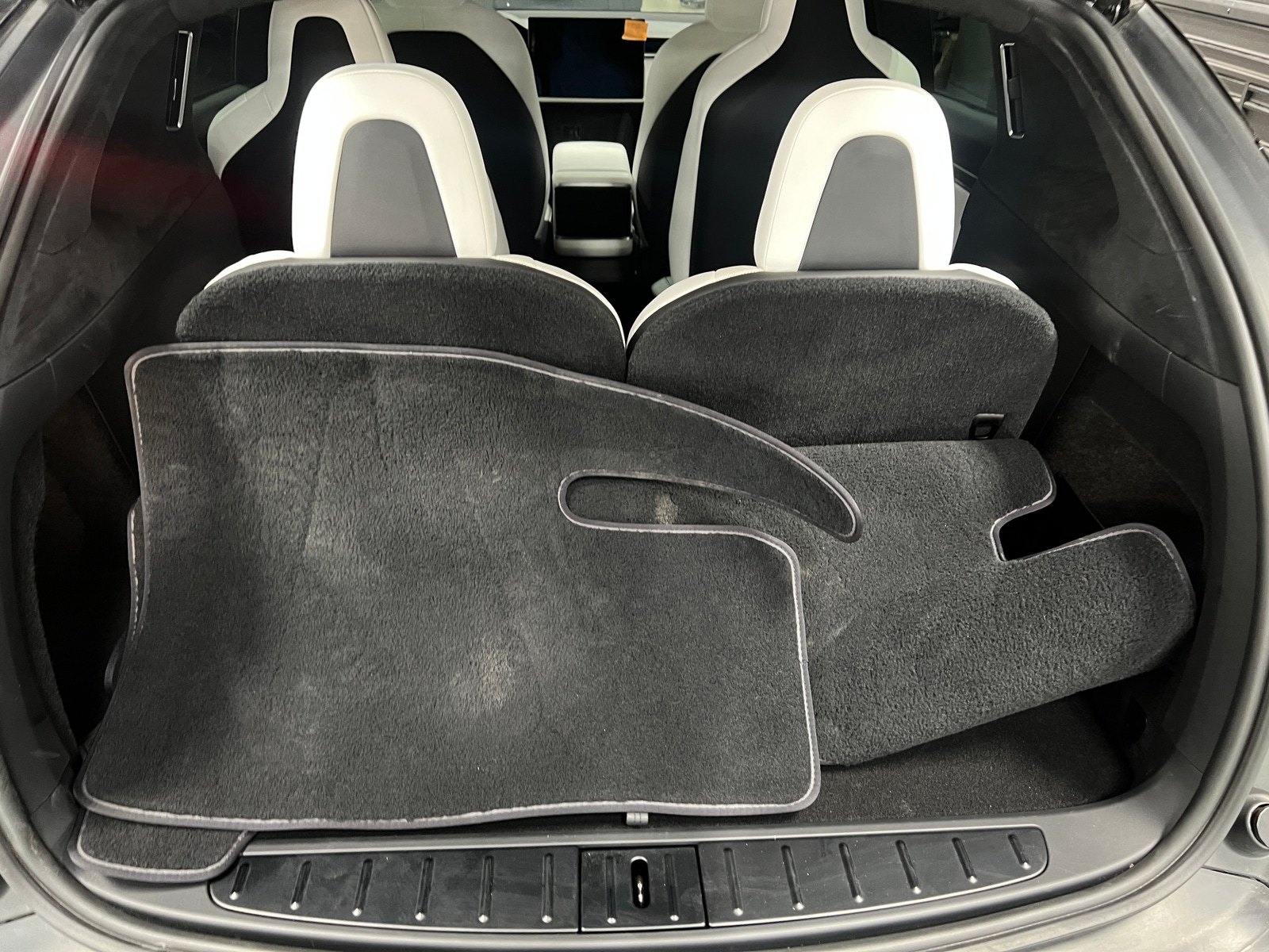 Thumbnail: 2022 Tesla Model X - 6