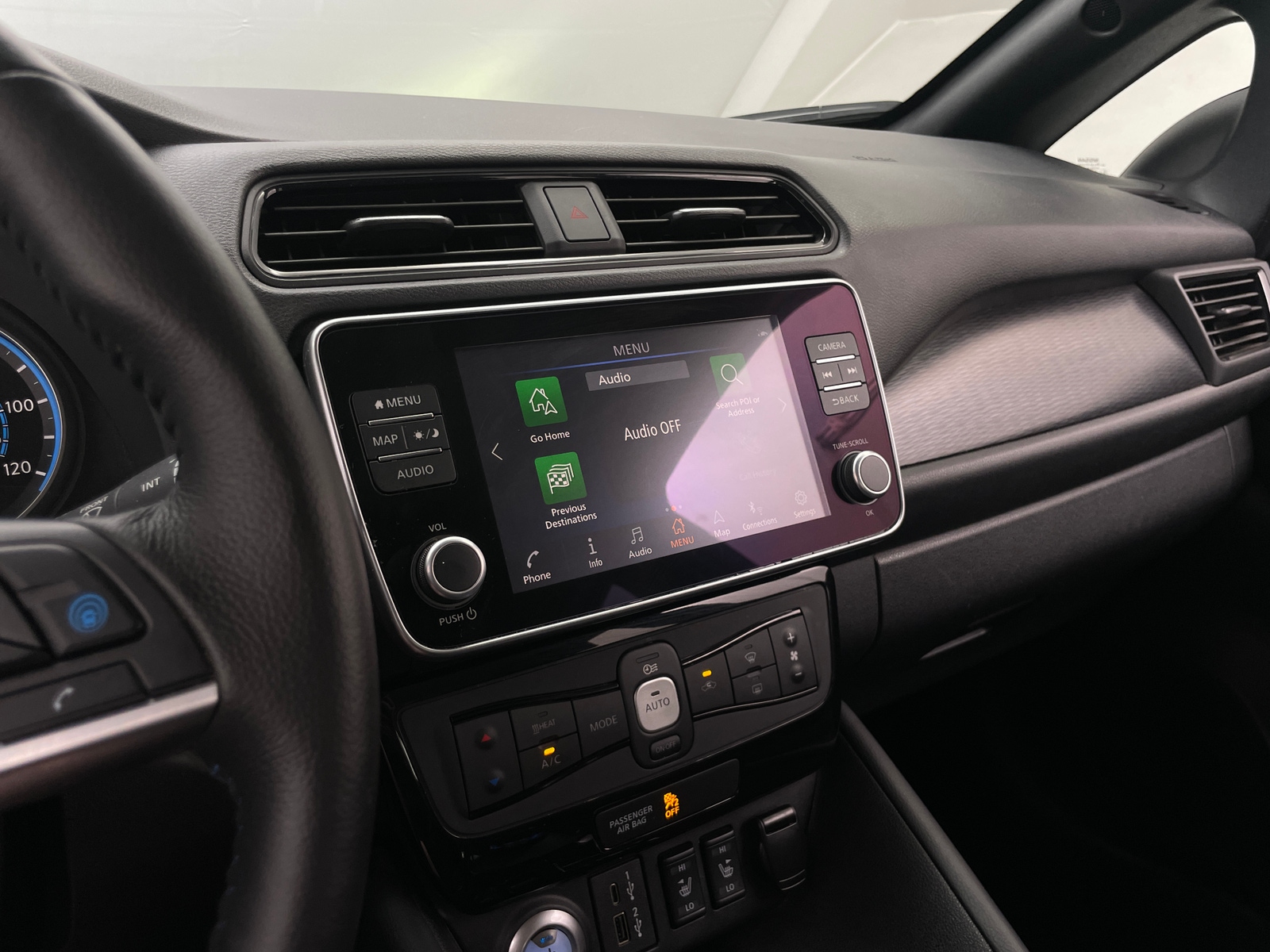 Thumbnail: 2023 Nissan Leaf - 4