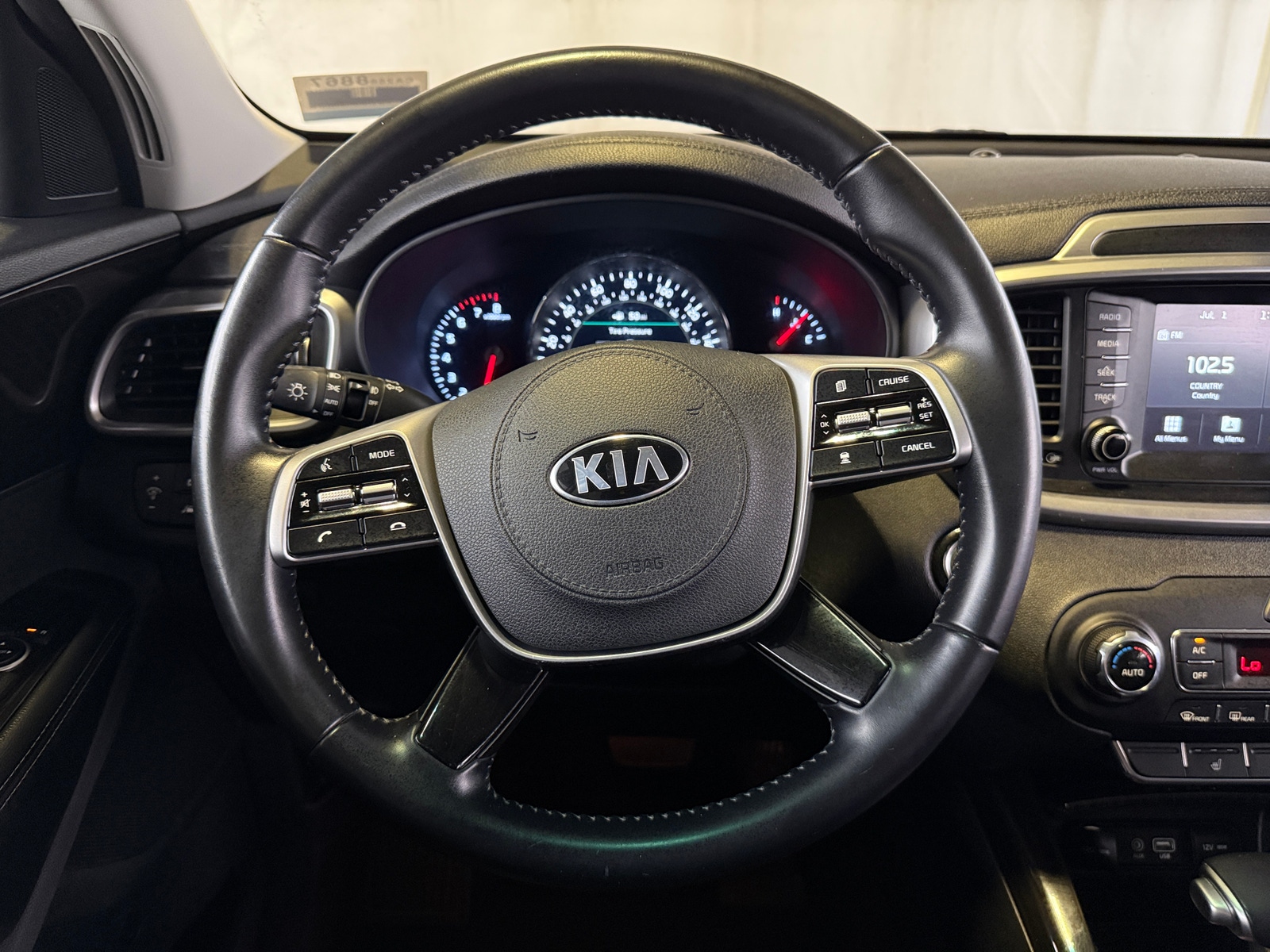 Thumbnail: 2020 Kia Sorento - 4