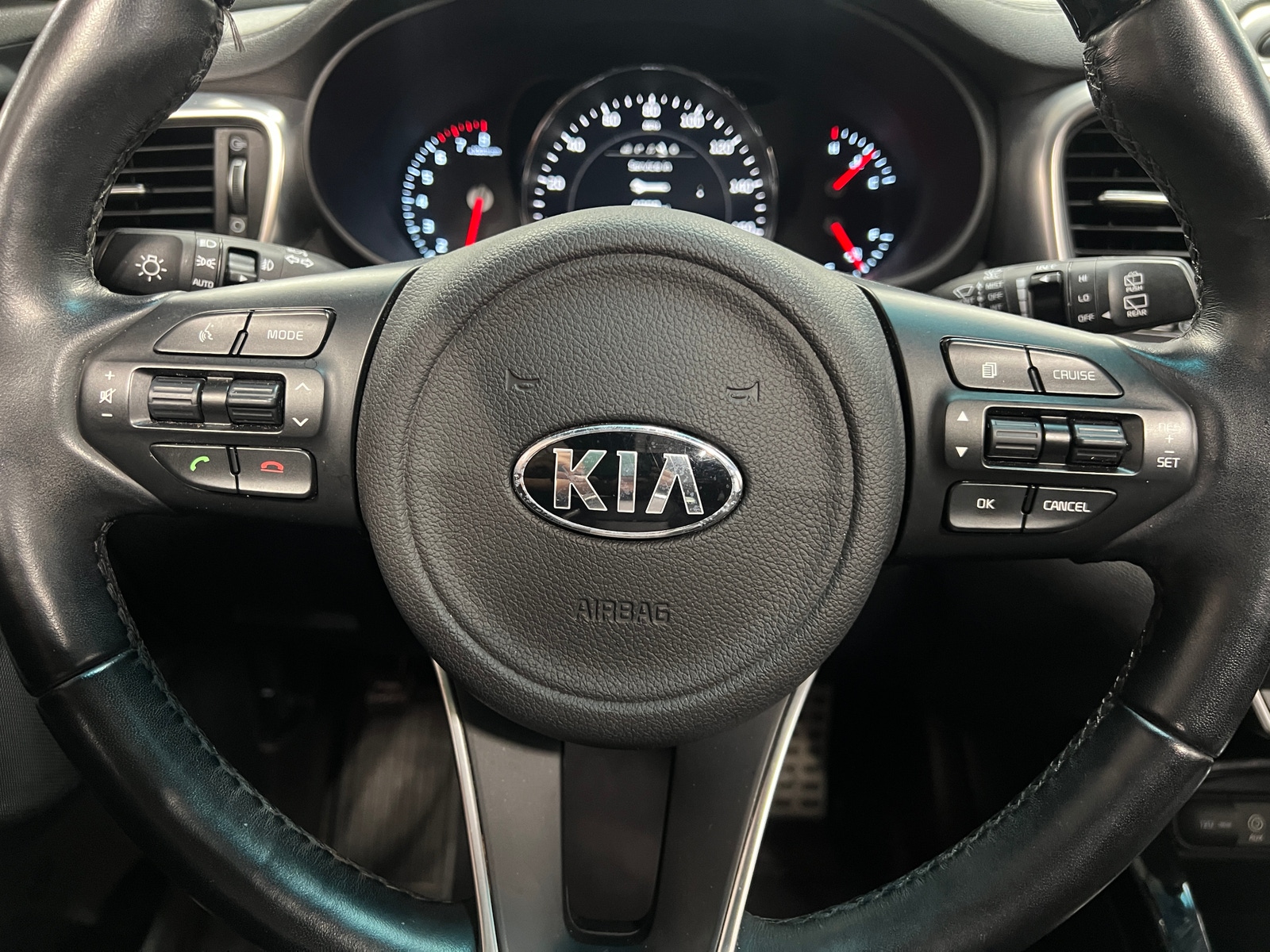Thumbnail: 2016 Kia Sorento - 4