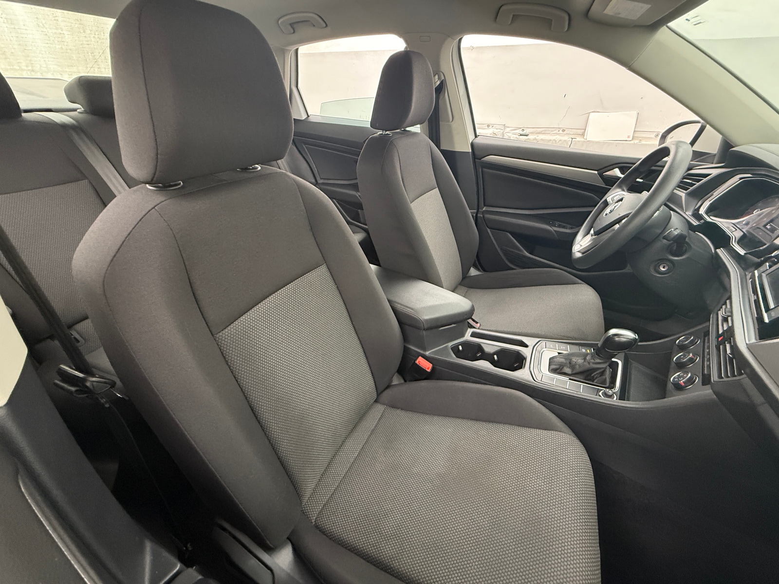 Thumbnail: 2019 Volkswagen Jetta - 2