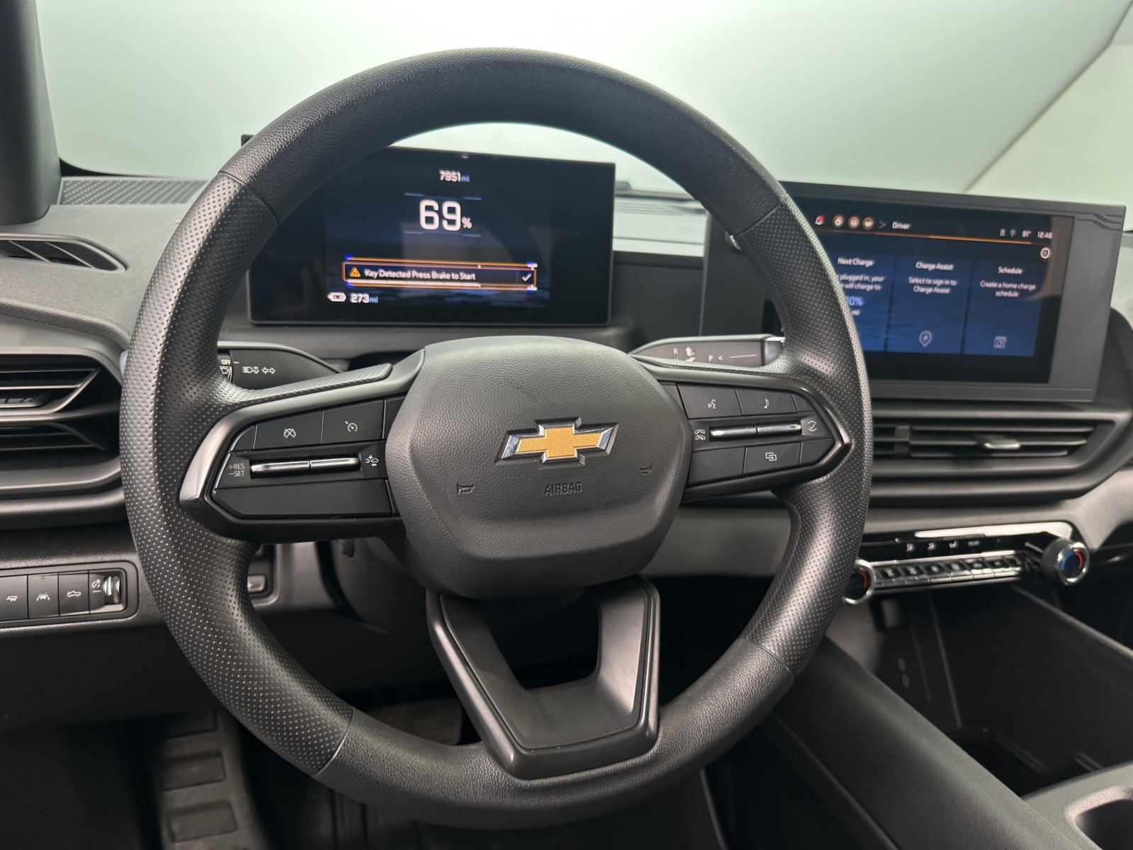 Thumbnail: 2024 Chevrolet Silverado EV - 5