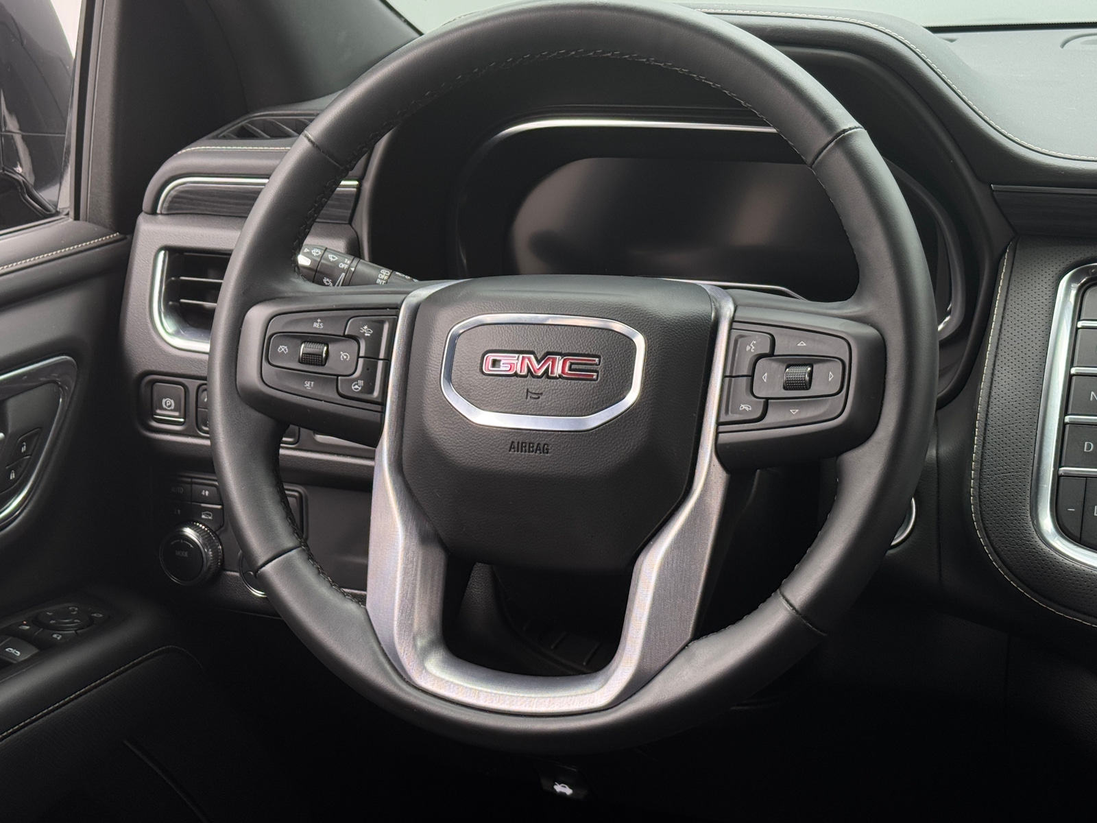 Thumbnail: 2024 GMC Yukon - 4