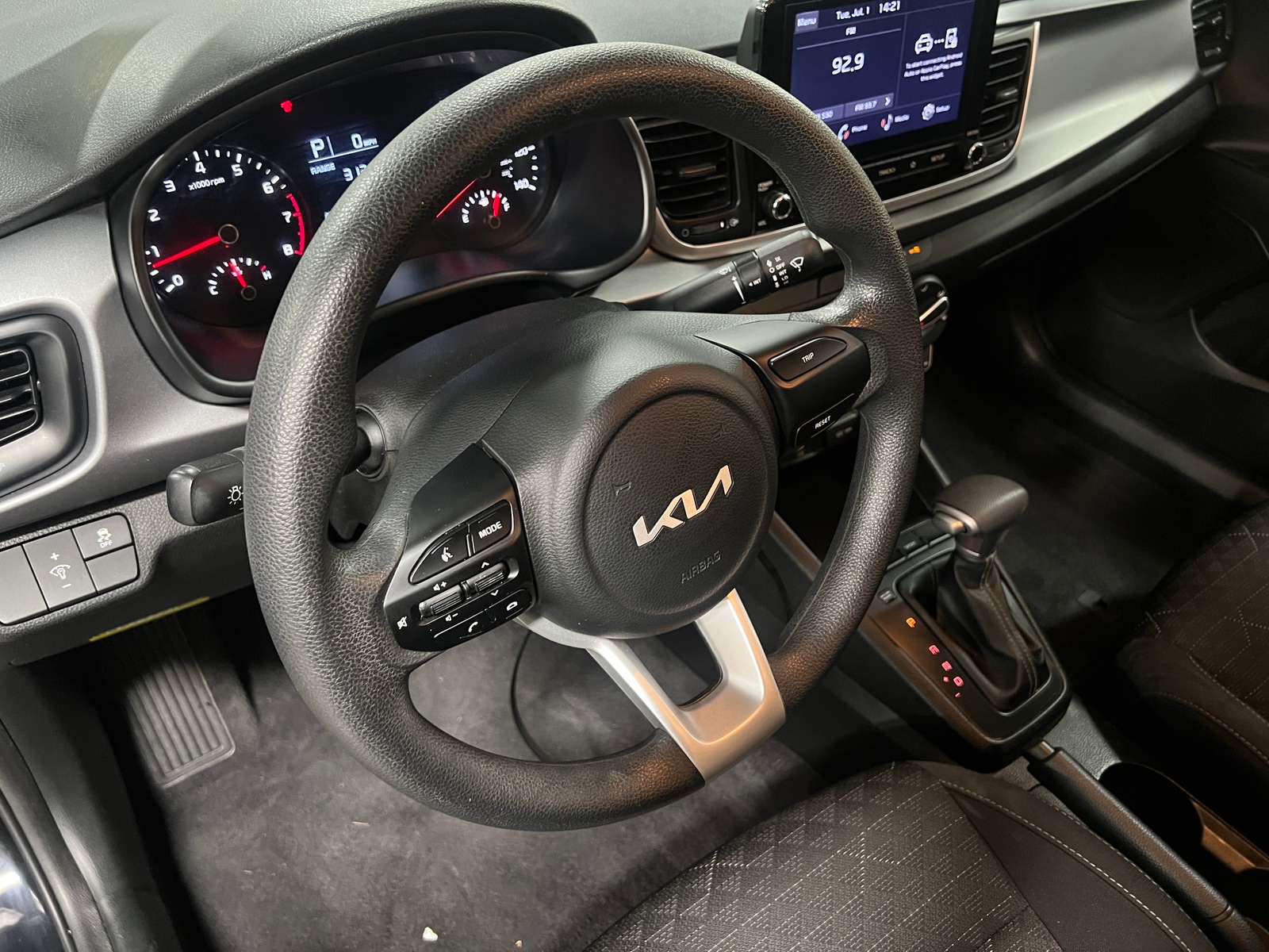 Thumbnail: 2023 Kia Rio - 5