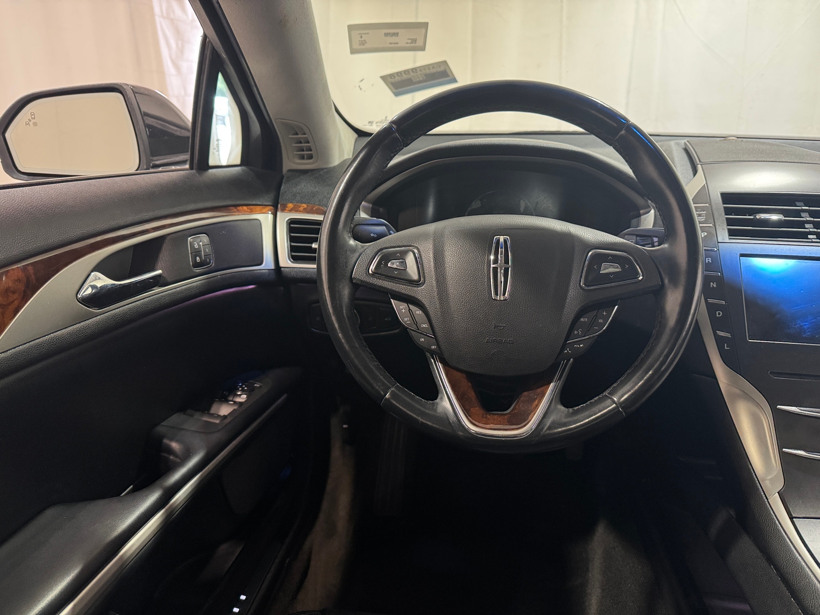 Thumbnail: 2015 Lincoln MKZ - 4