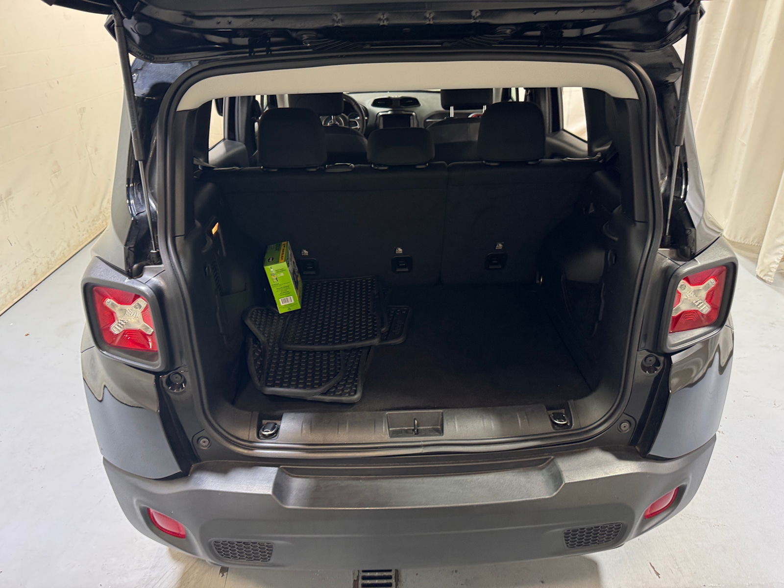 Thumbnail: 2023 Jeep Renegade - 7