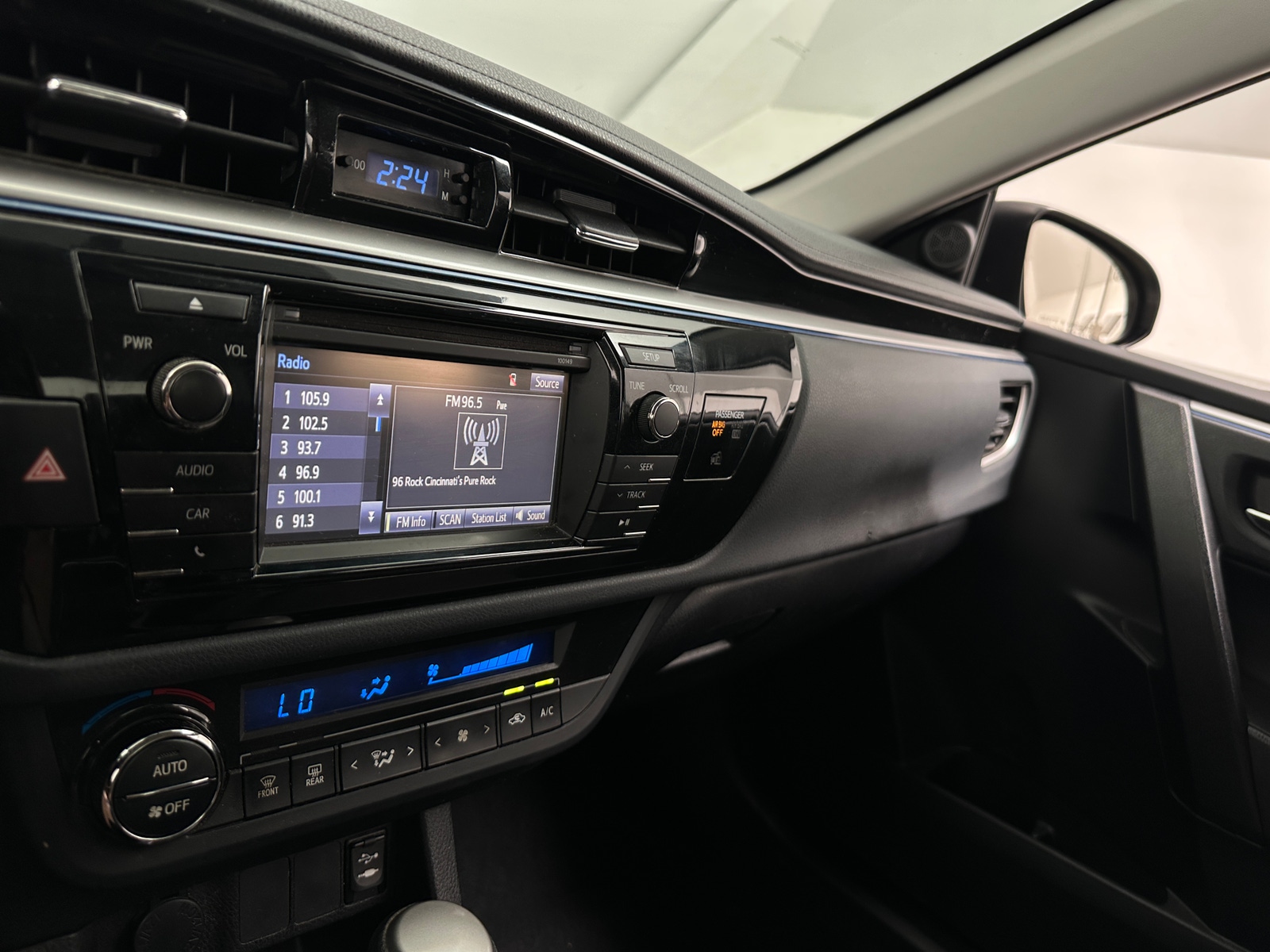 Thumbnail: 2014 Toyota Corolla - 4