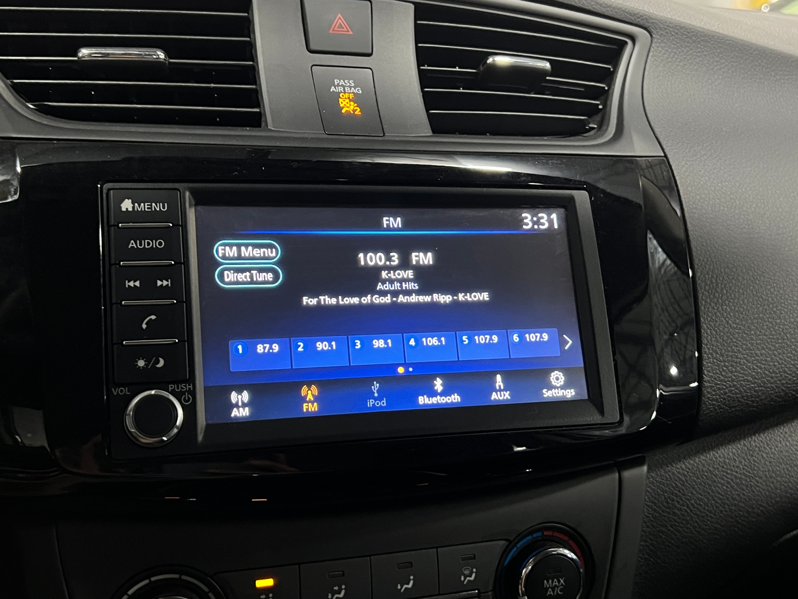 Thumbnail: 2019 Nissan Sentra - 4