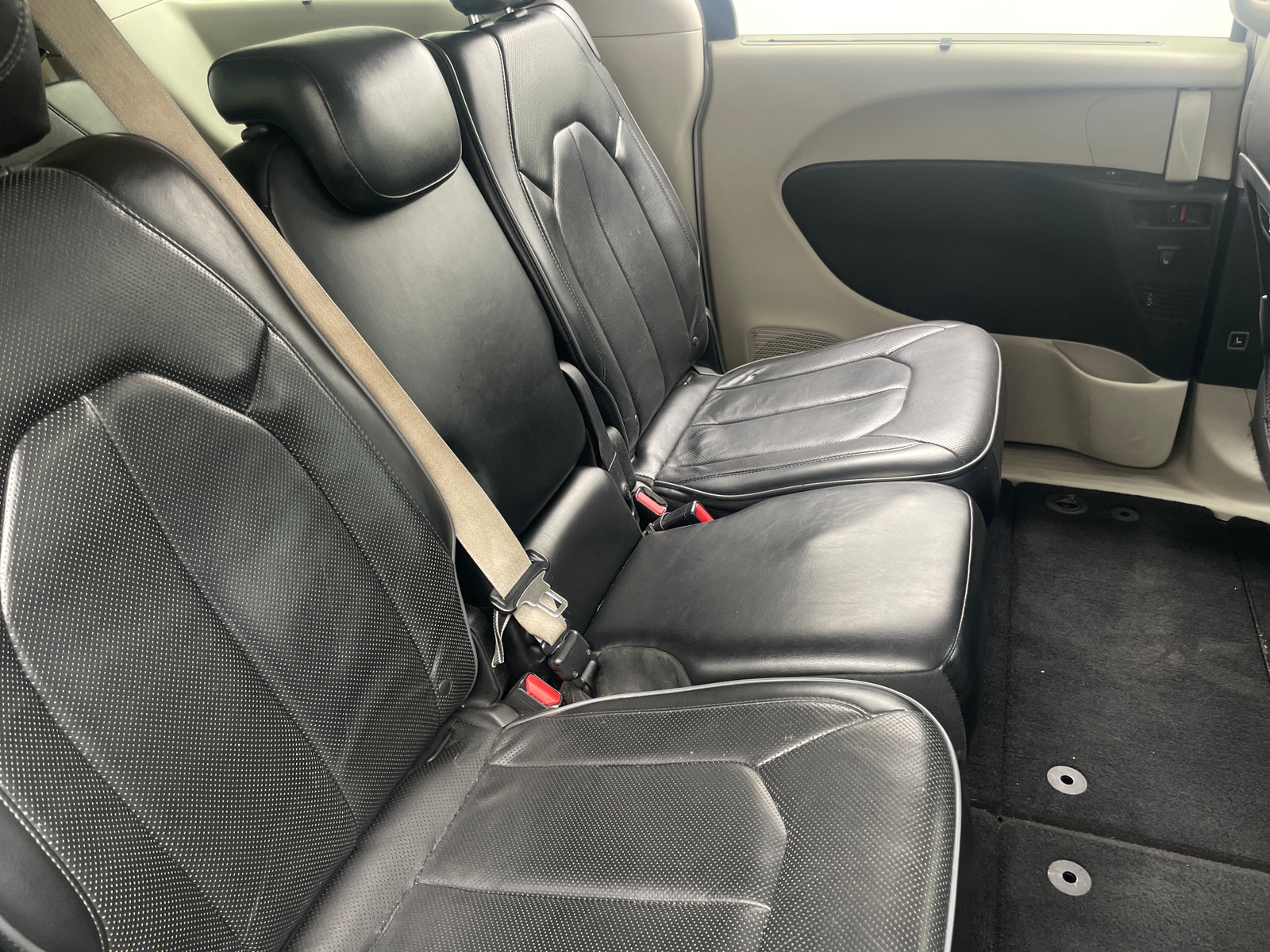 Thumbnail: 2017 Chrysler Pacifica - 5