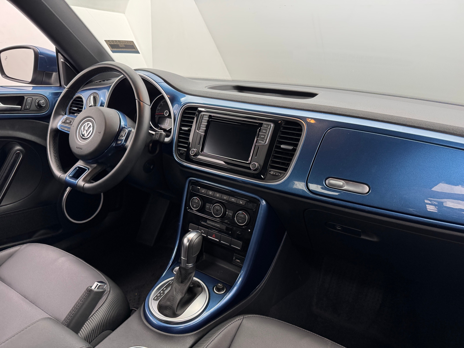 Thumbnail: 2018 Volkswagen Beetle - 2