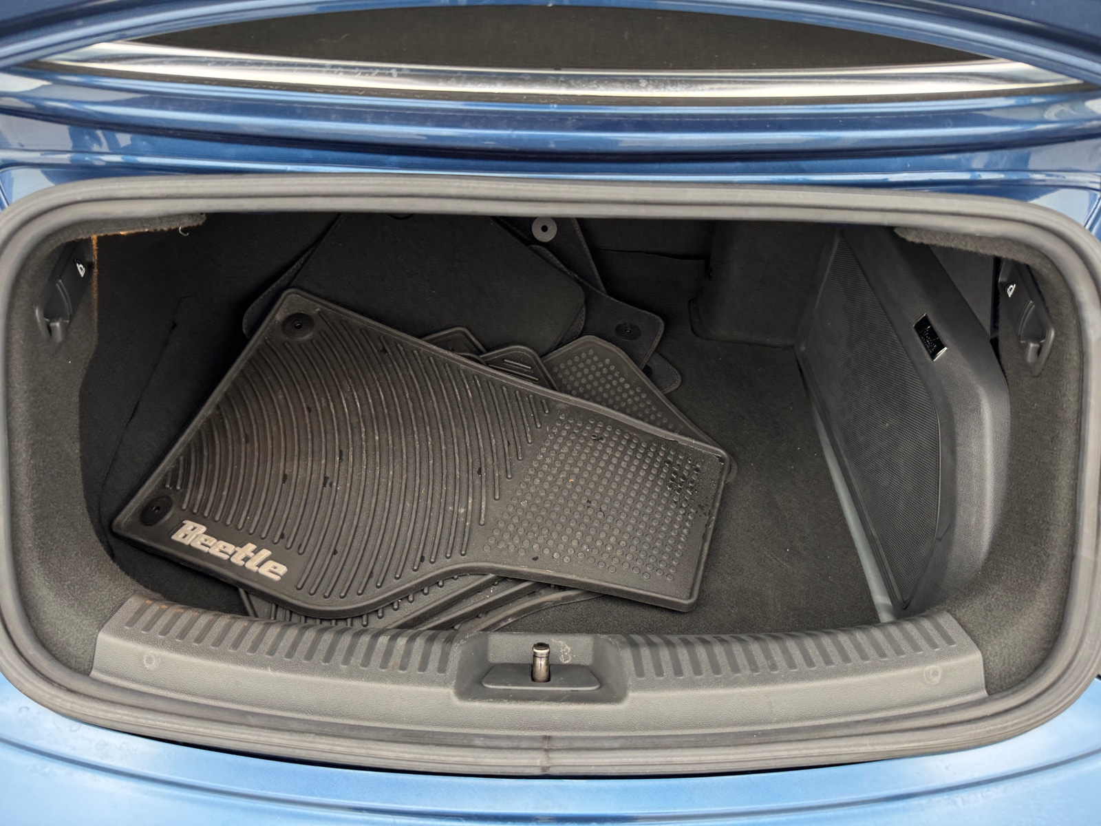 Thumbnail: 2018 Volkswagen Beetle - 6