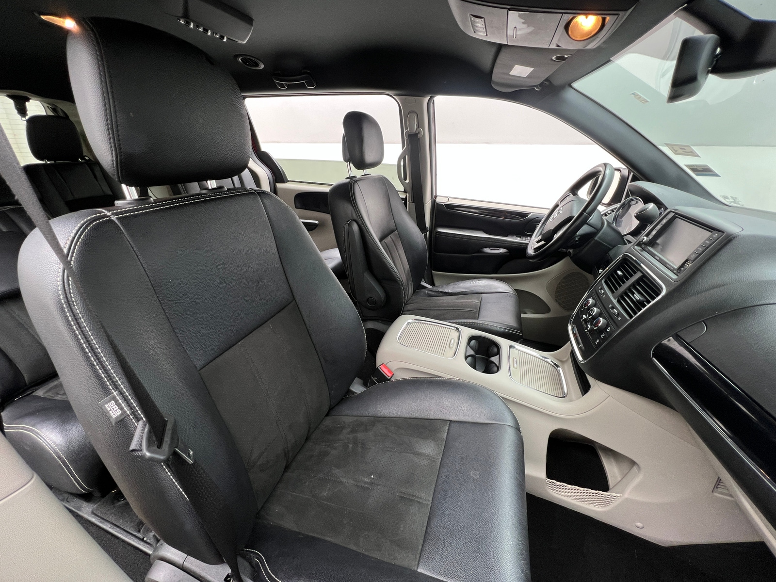 Thumbnail: 2019 Dodge Grand Caravan - 2