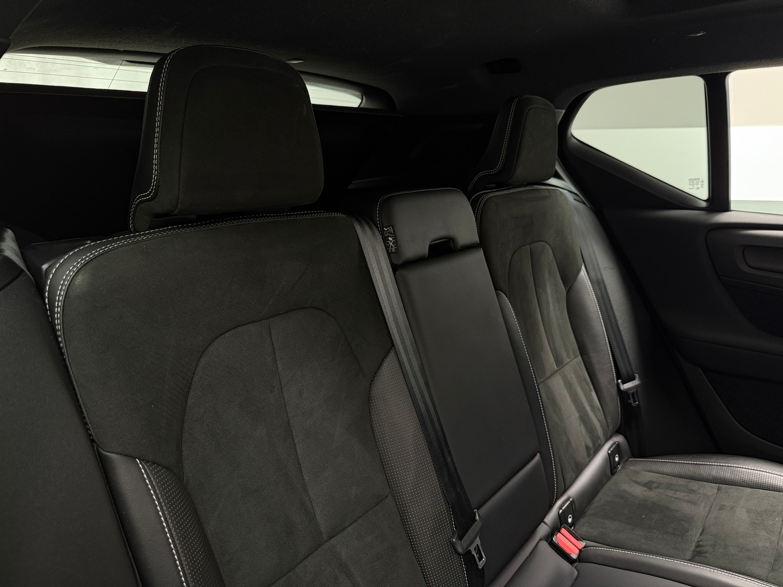 Thumbnail: 2021 Volvo XC40 - 5