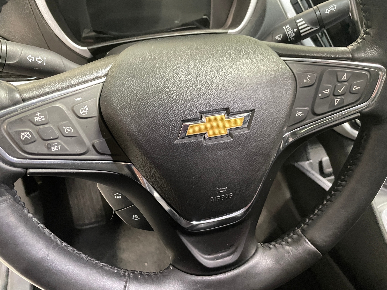 Thumbnail: 2017 Chevrolet Volt - 5
