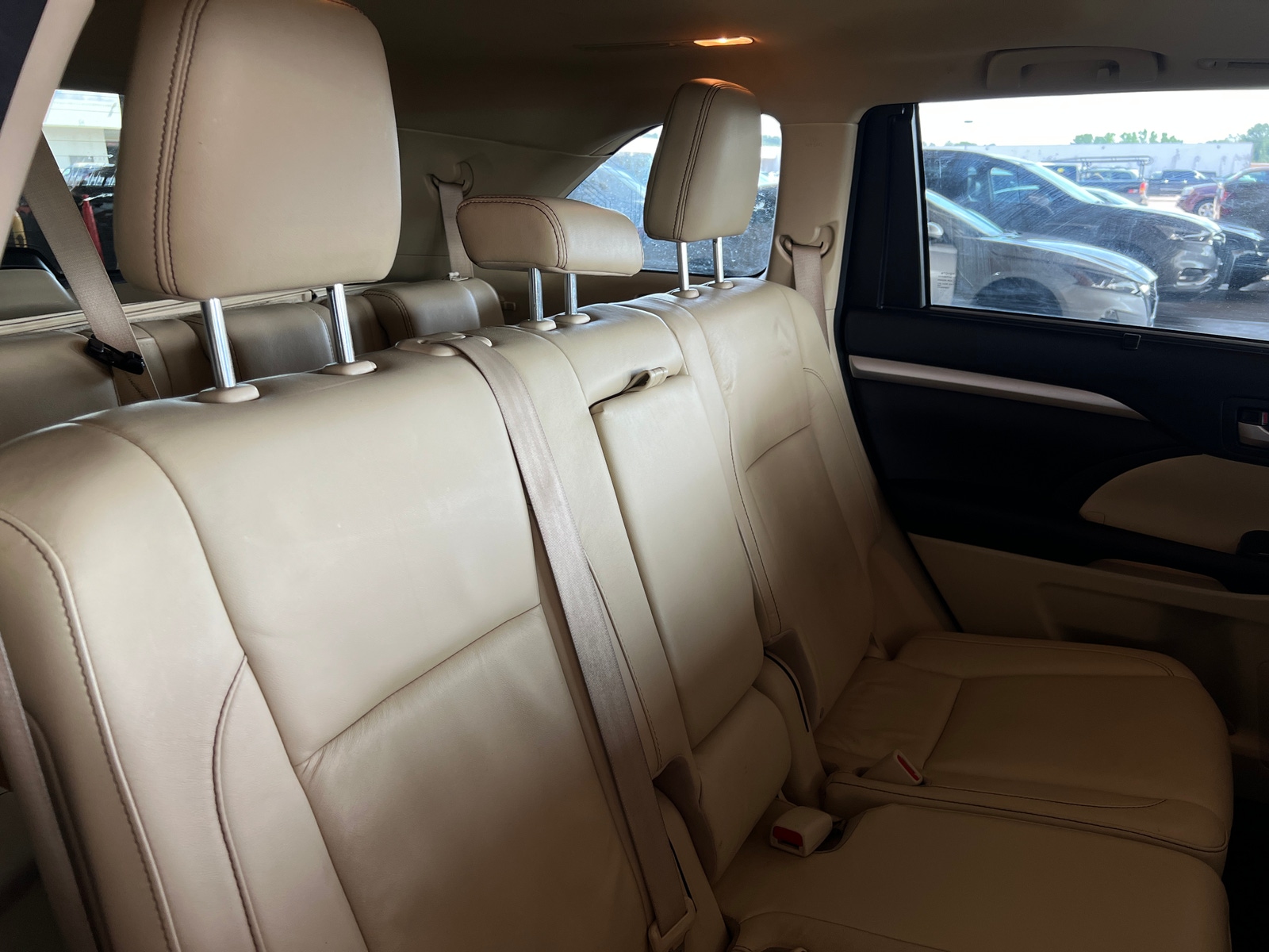 Thumbnail: 2016 Toyota Highlander - 5