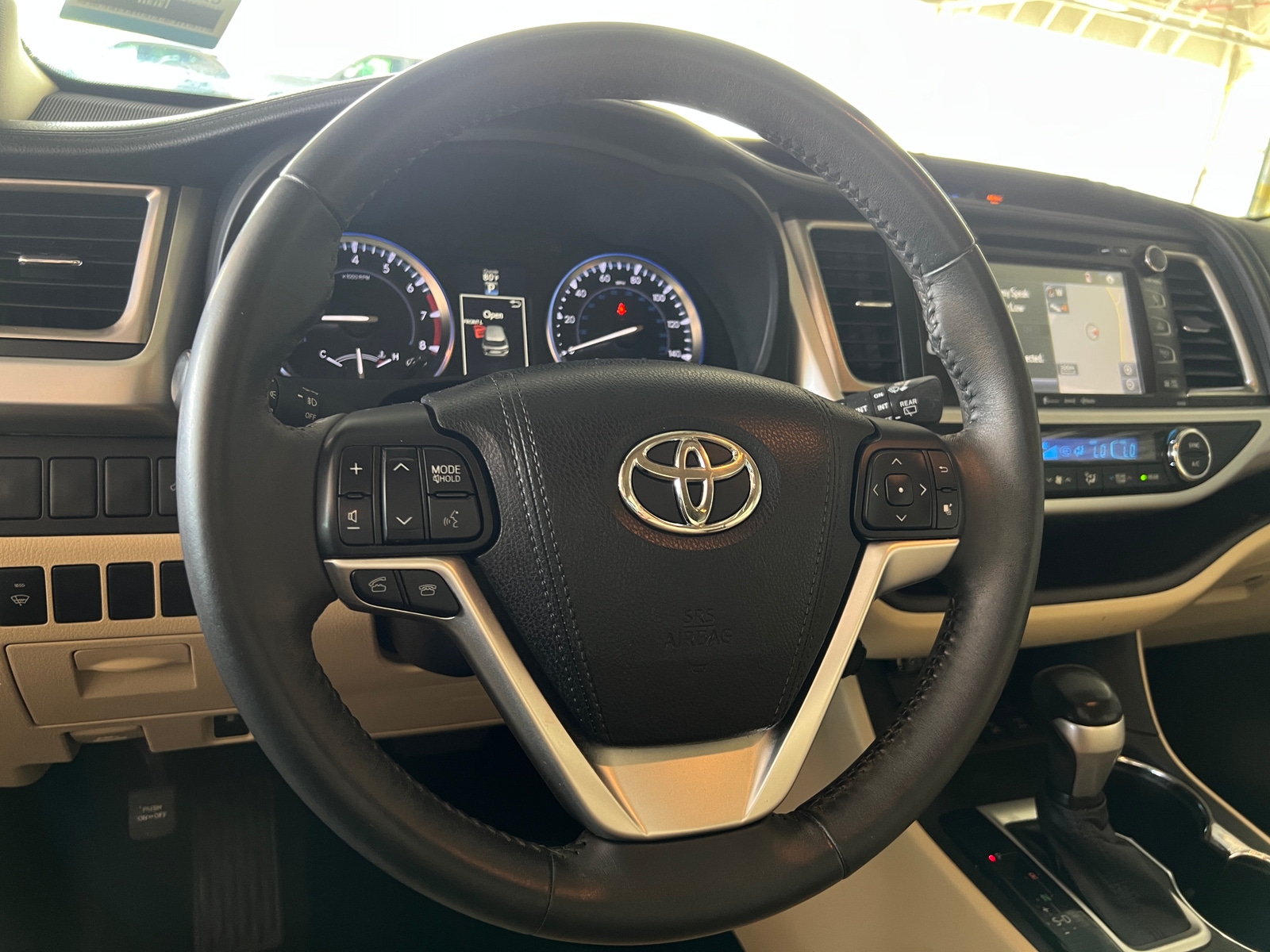 Thumbnail: 2016 Toyota Highlander - 4