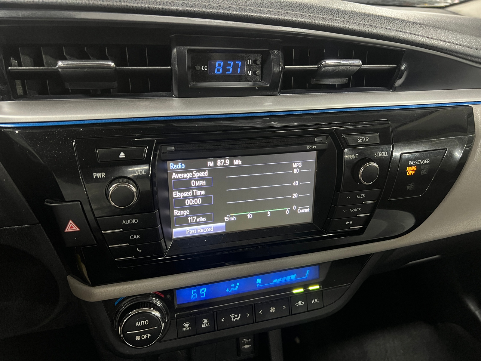 Thumbnail: 2014 Toyota Corolla - 4