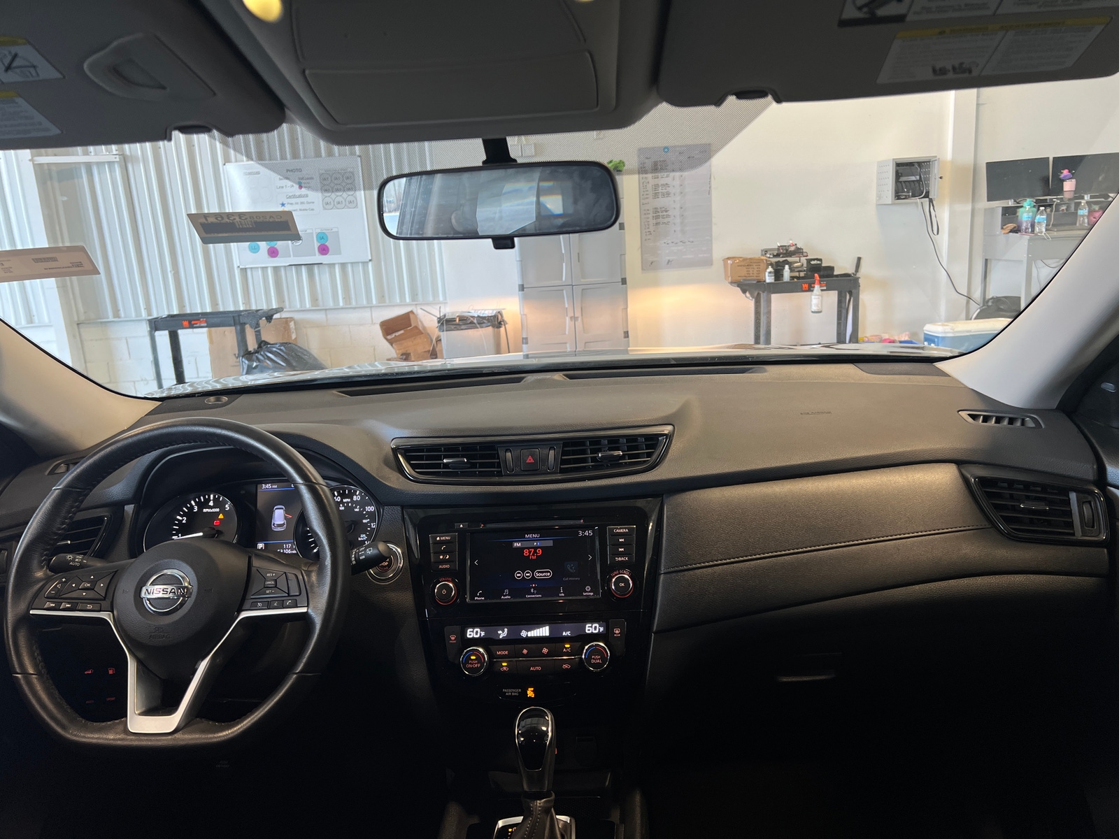 Thumbnail: 2018 Nissan Rogue - 3