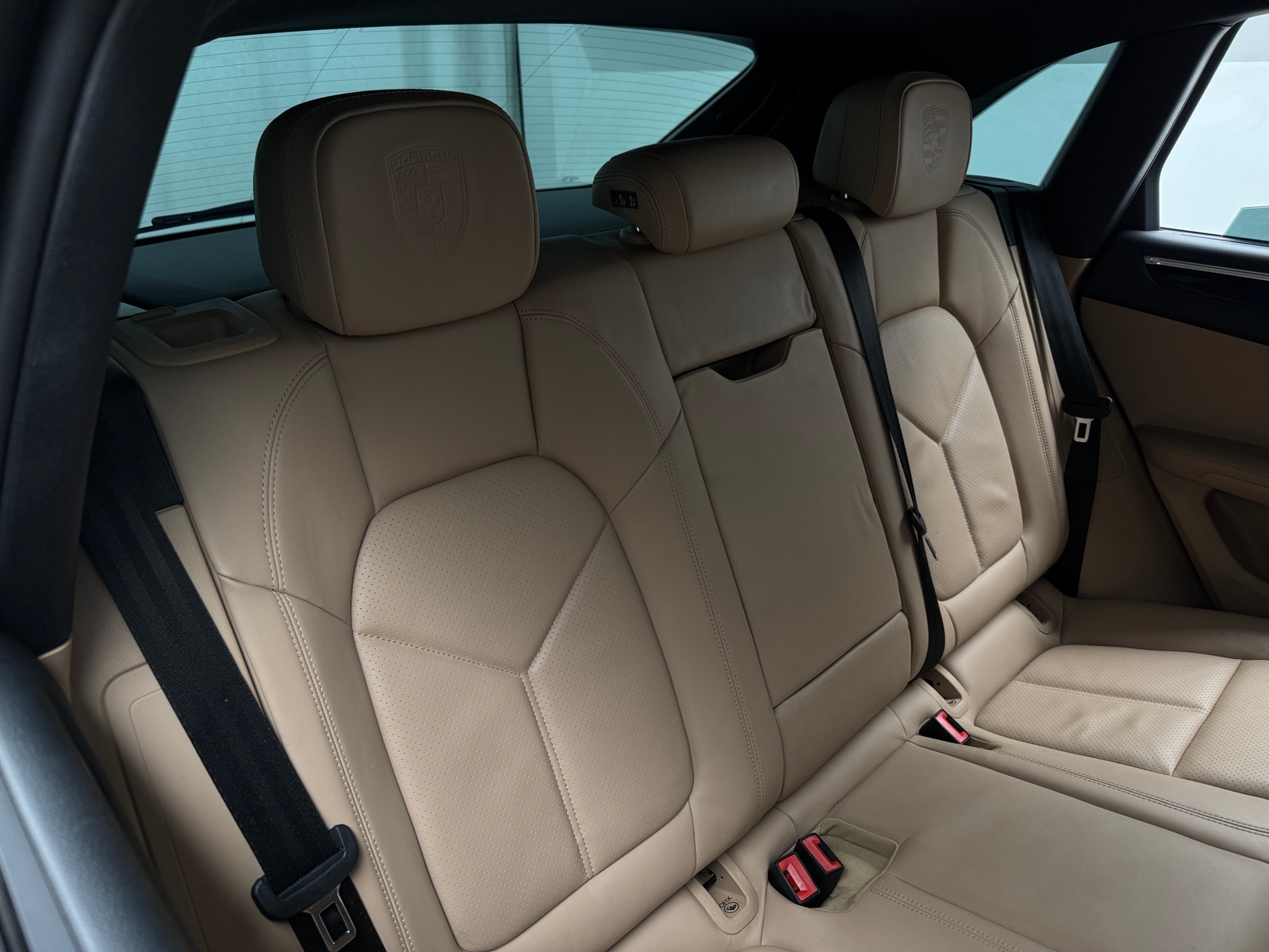 Thumbnail: 2022 Porsche Macan - 5