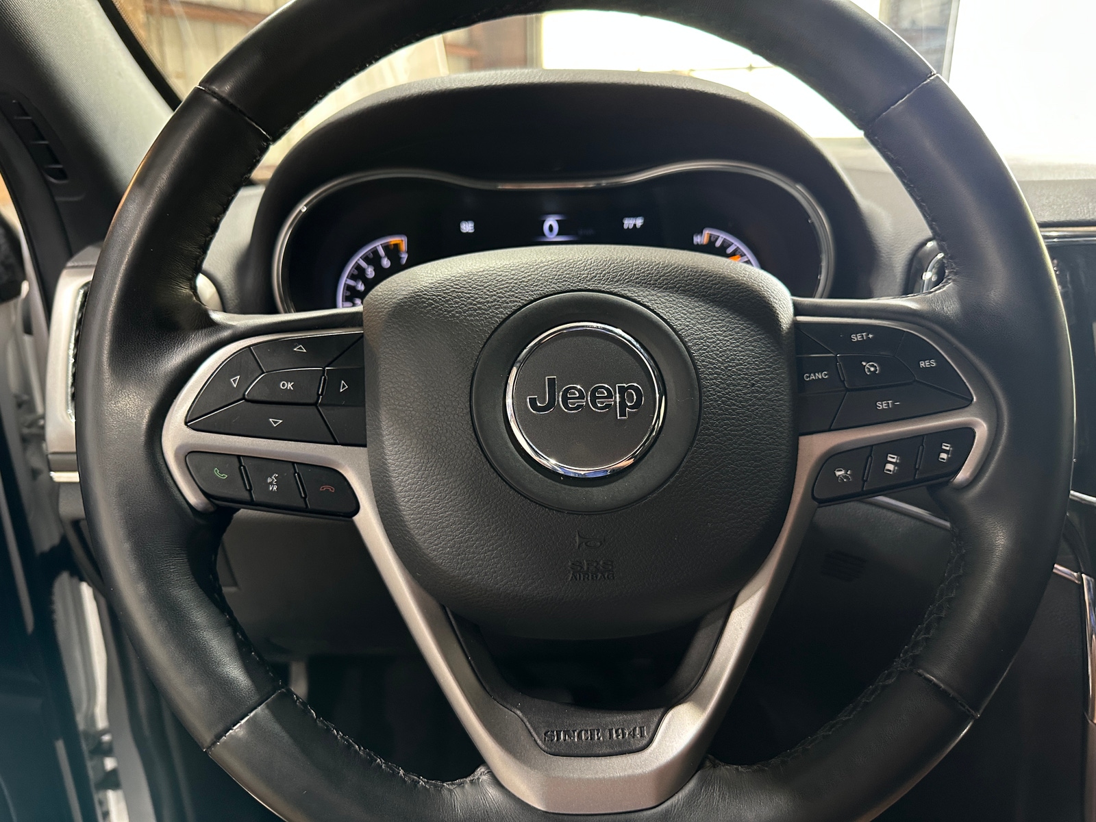 Thumbnail: 2022 Jeep Grand Cherokee - 4