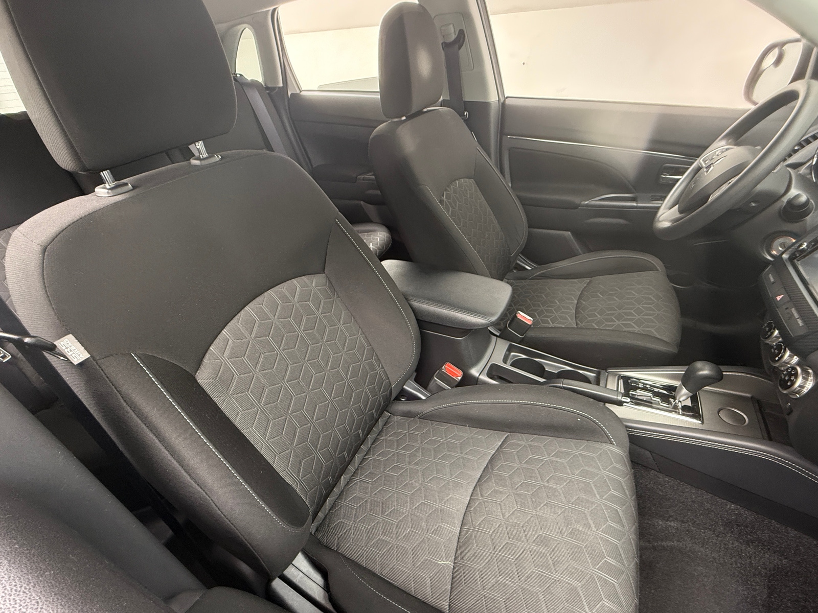 Thumbnail: 2021 Mitsubishi Outlander Sport - 2