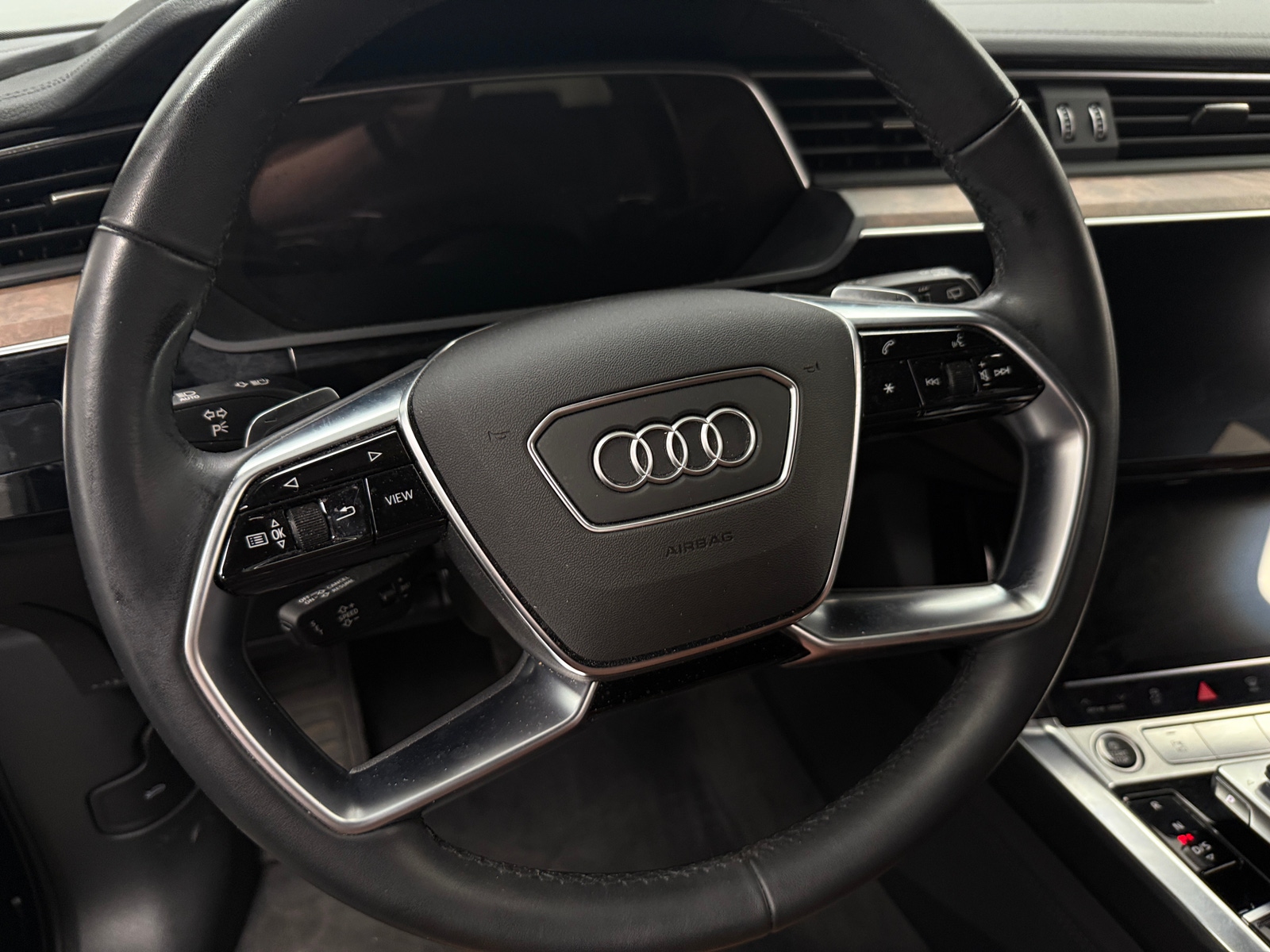 Thumbnail: 2022 Audi e-tron - 4
