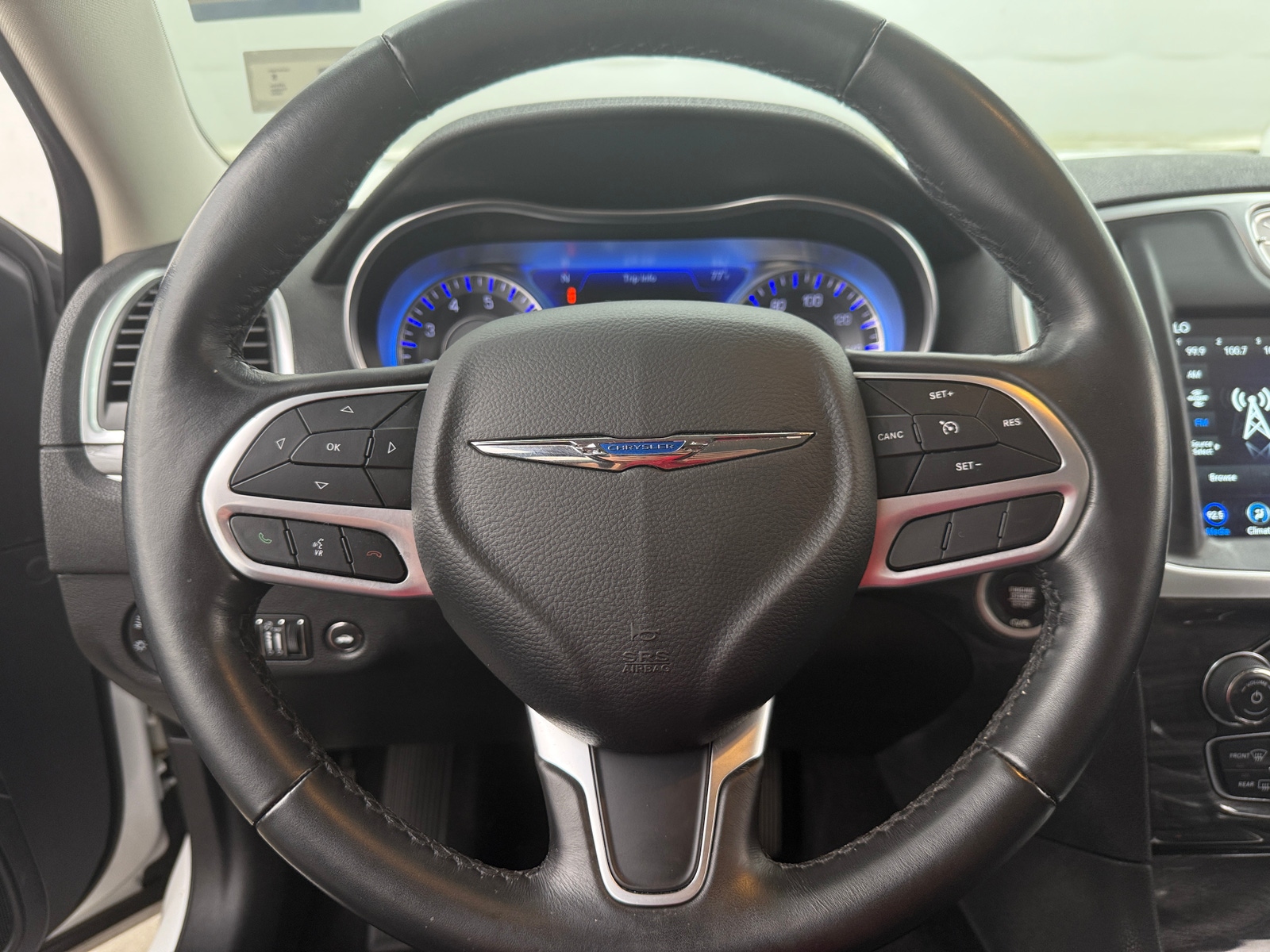 Thumbnail: 2020 Chrysler 300 - 5