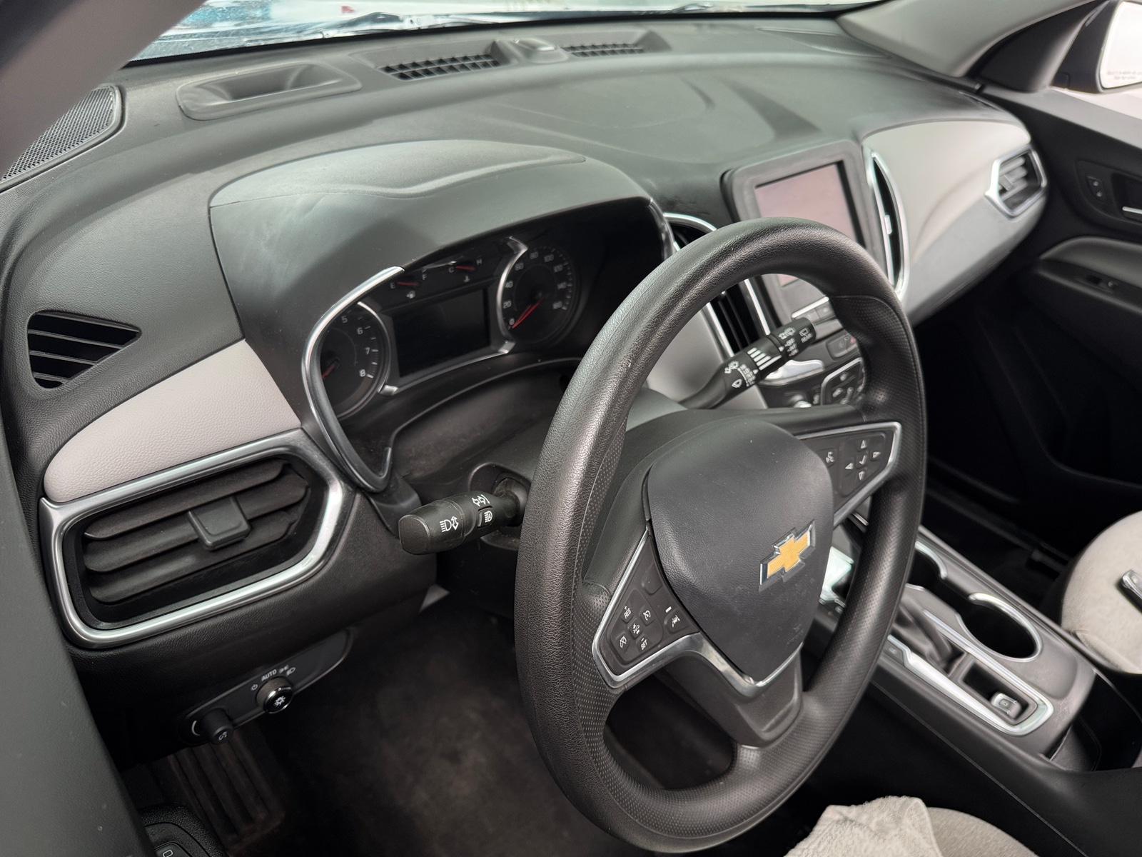 Thumbnail: 2022 Chevrolet Equinox - 3
