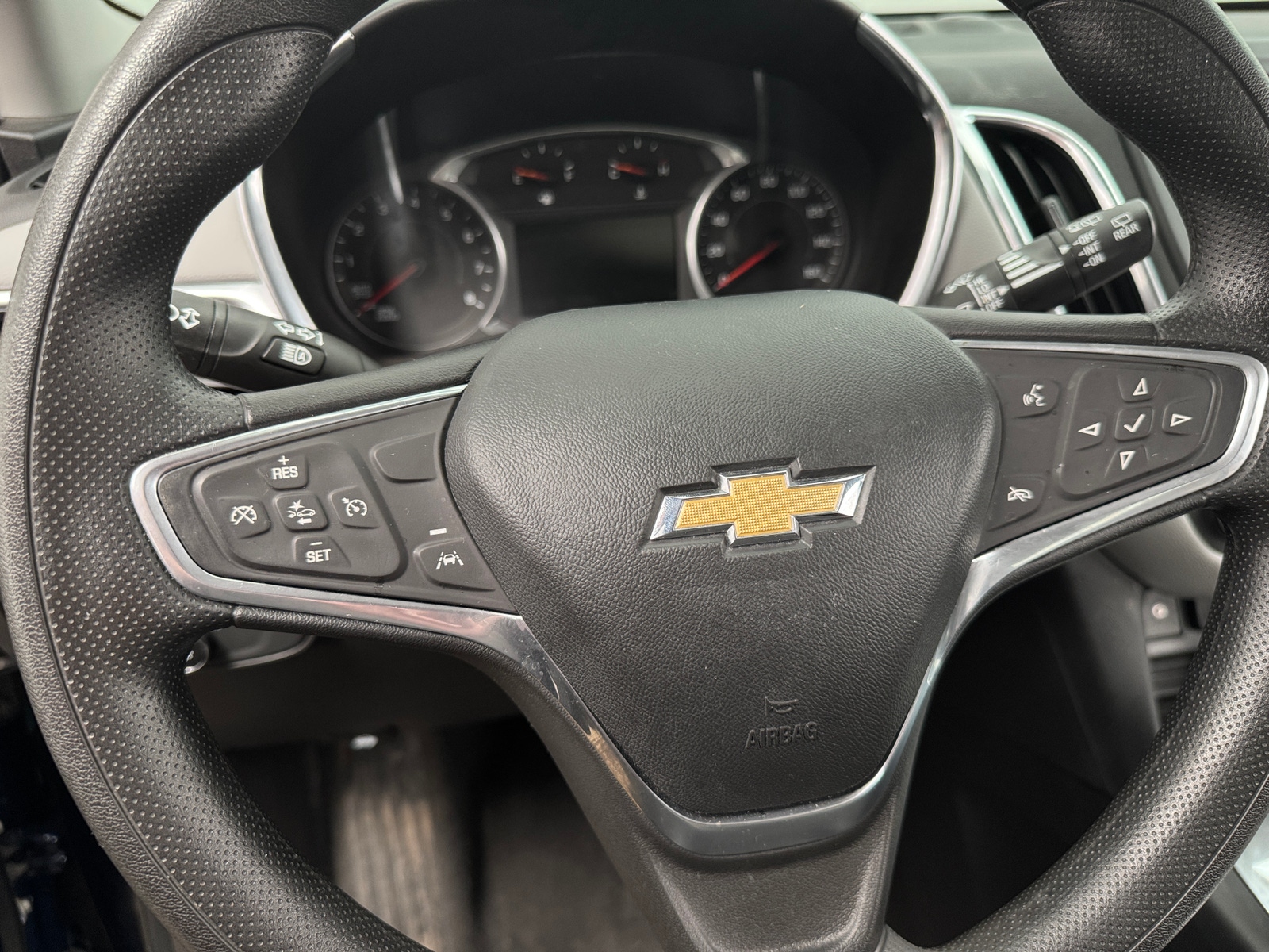 Thumbnail: 2022 Chevrolet Equinox - 5
