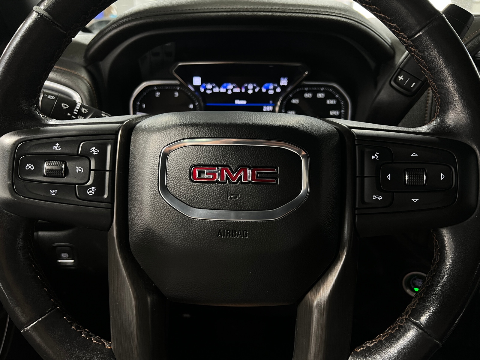 Thumbnail: 2022 GMC Sierra 2500 - 4