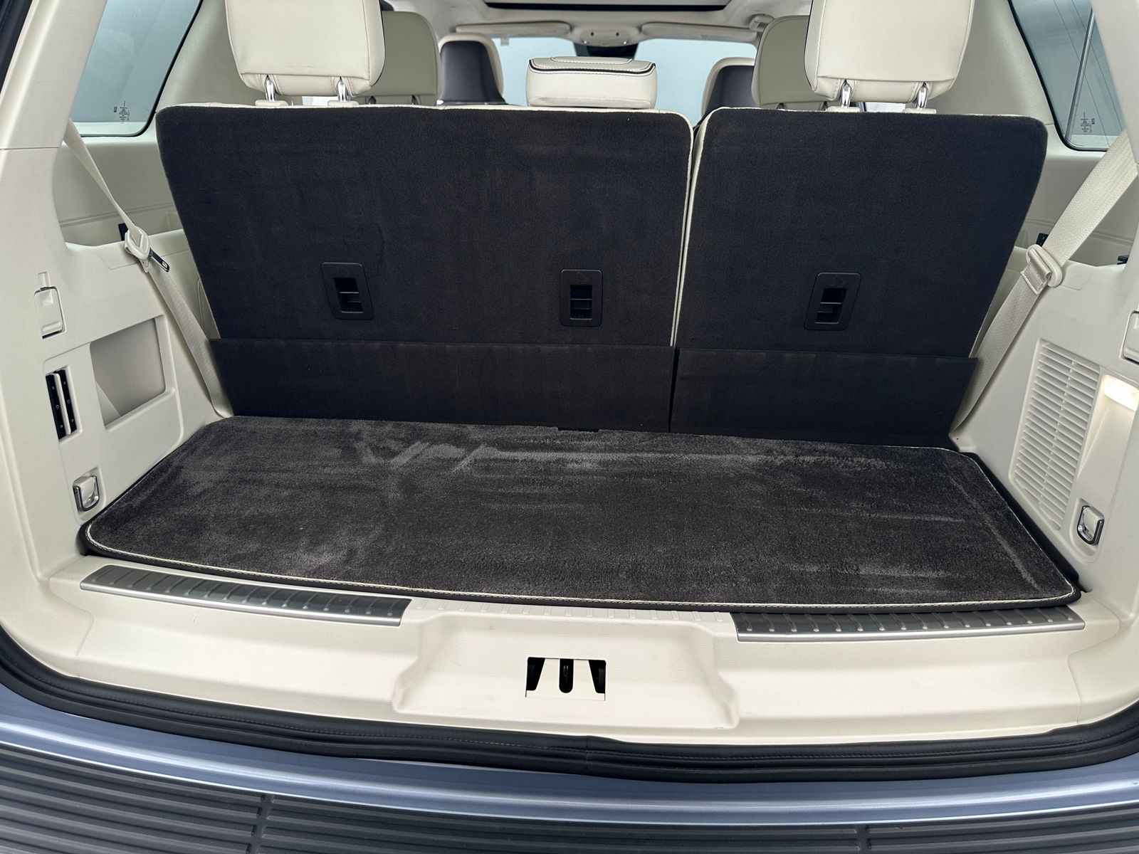 Thumbnail: 2021 Lincoln Navigator - 6