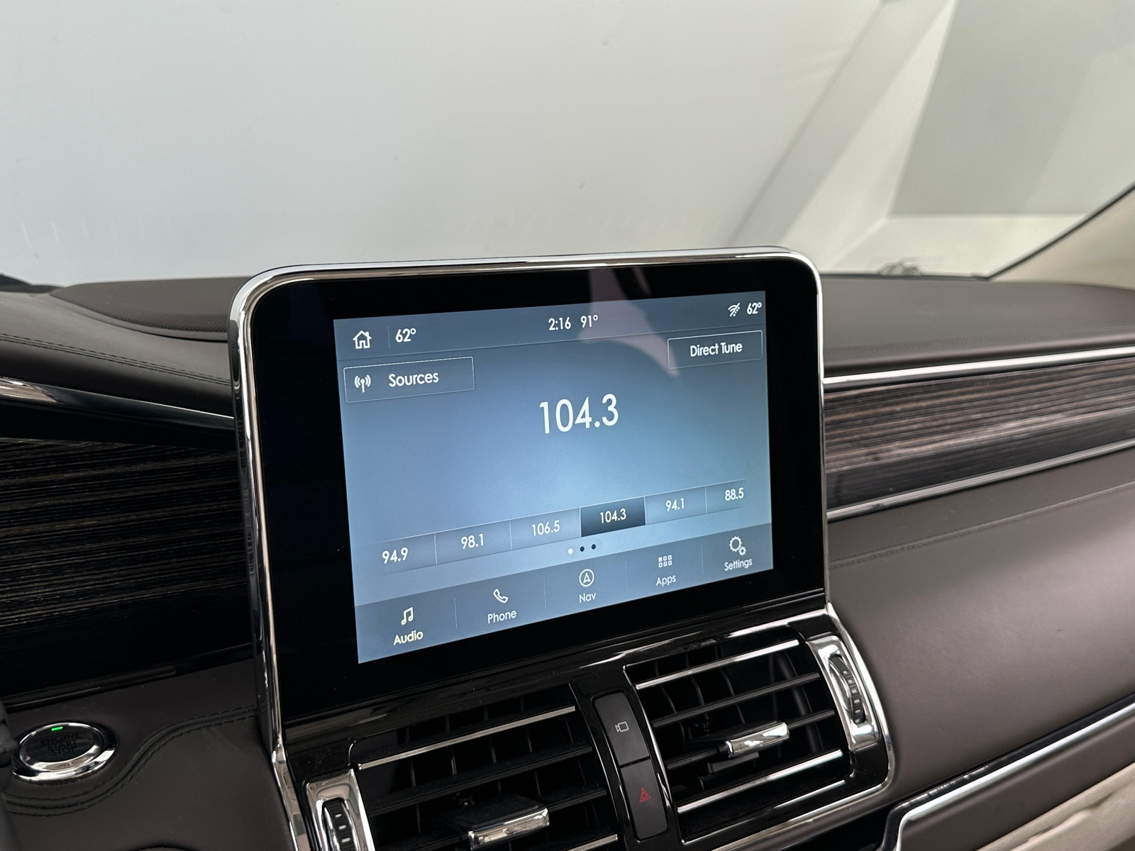 Thumbnail: 2021 Lincoln Navigator - 3