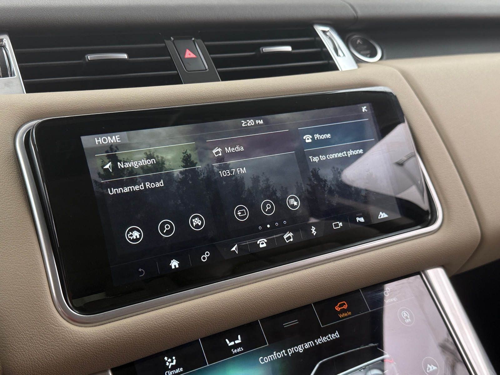 Thumbnail: 2022 Land Rover Range Rover Sport - 3